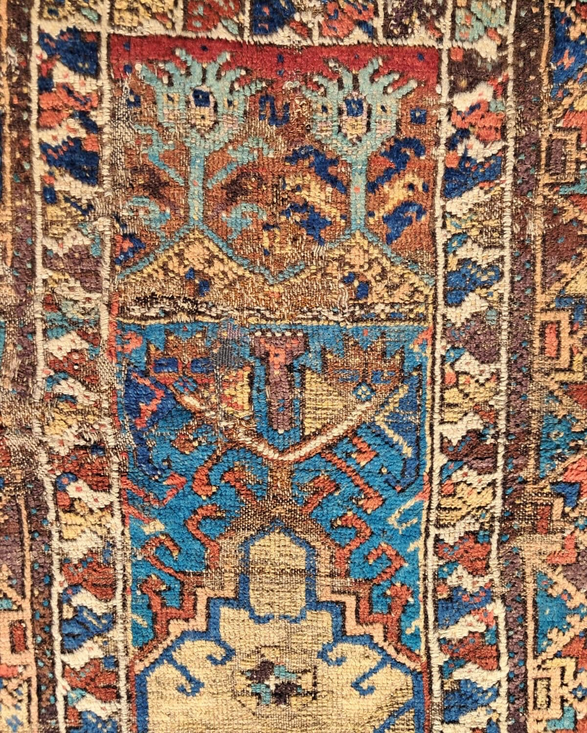 MUJUR ANTIQUE PRAYER RUG