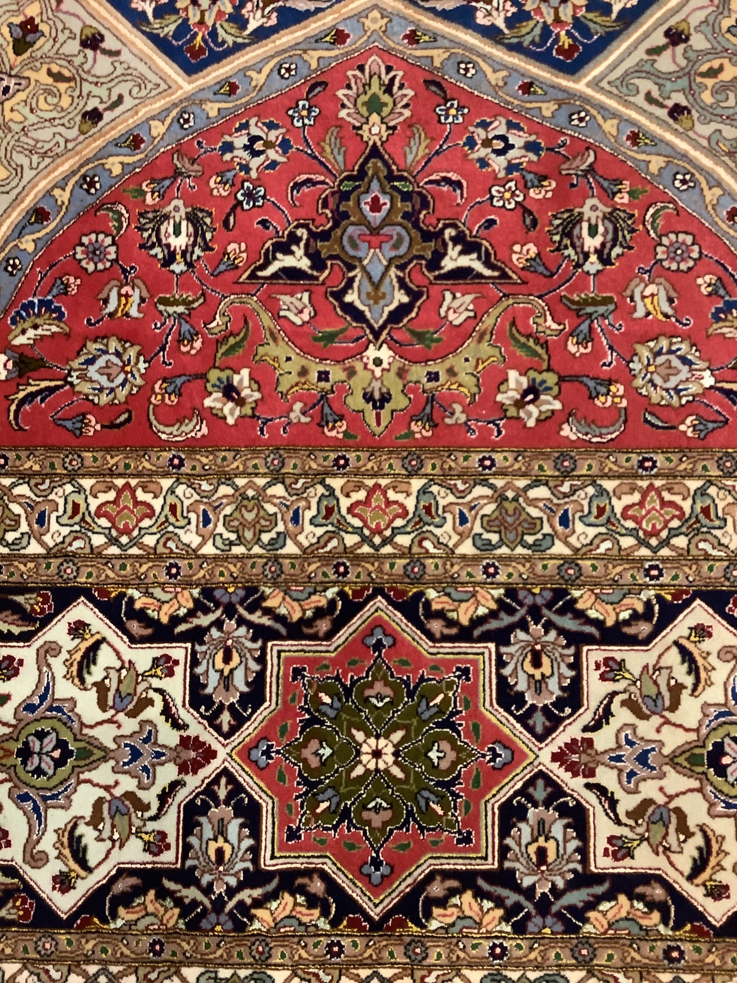 SQUARE GOMBAD TABRIZ