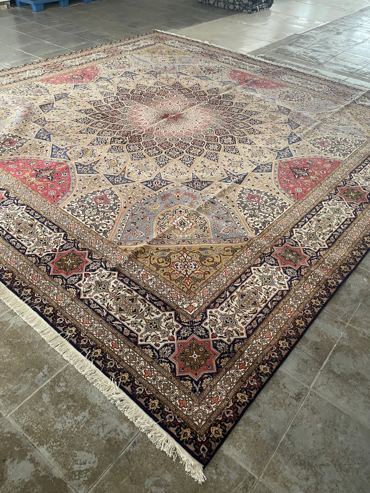 SQUARE GOMBAD CARPET
