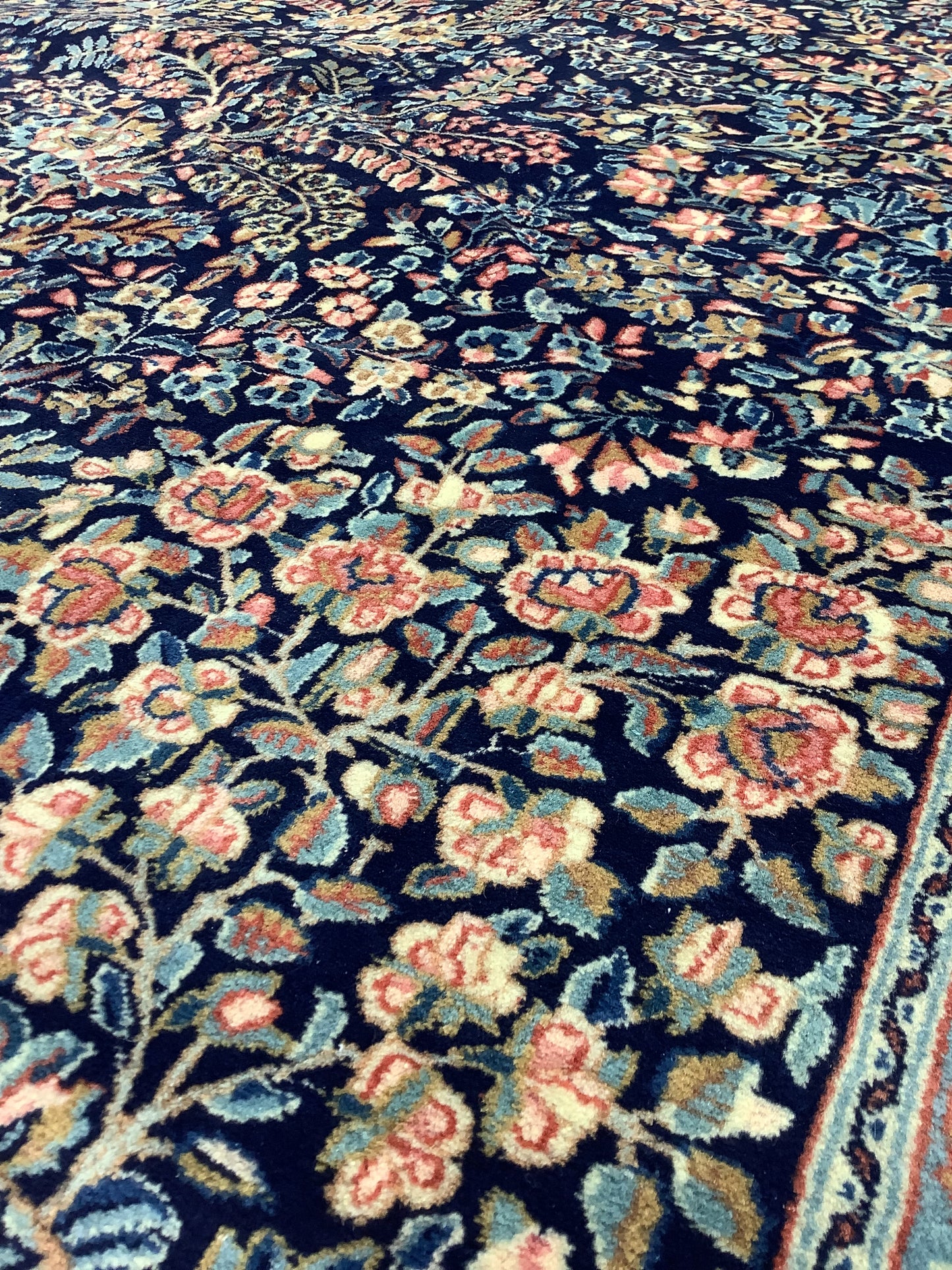 1,001 FLOWERS
