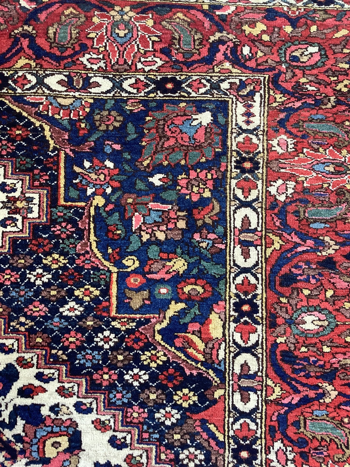 ANTIQUE STARRY BAKHTIAR