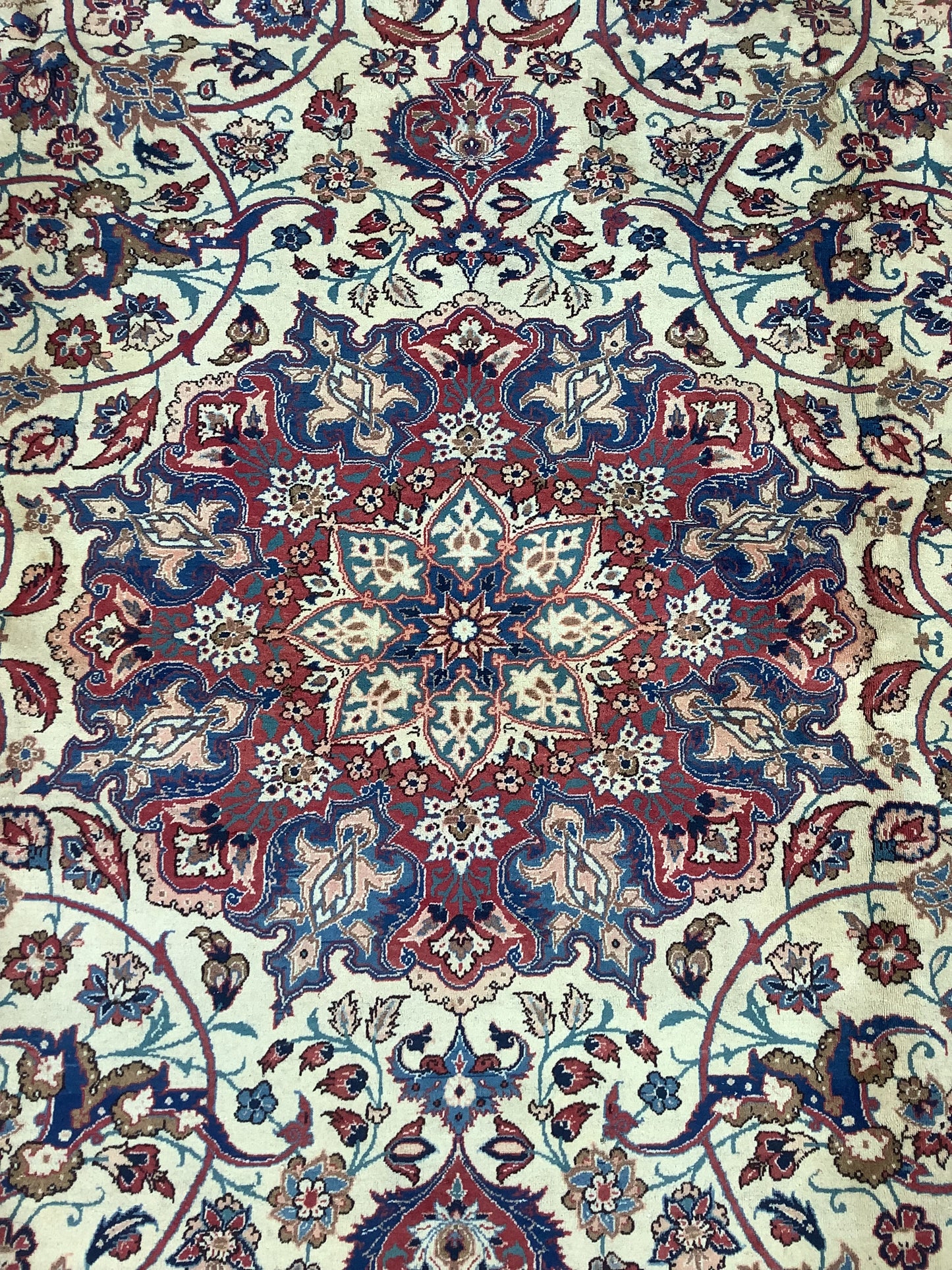 XXL LUXURY ANTIQUE ISFAHAN