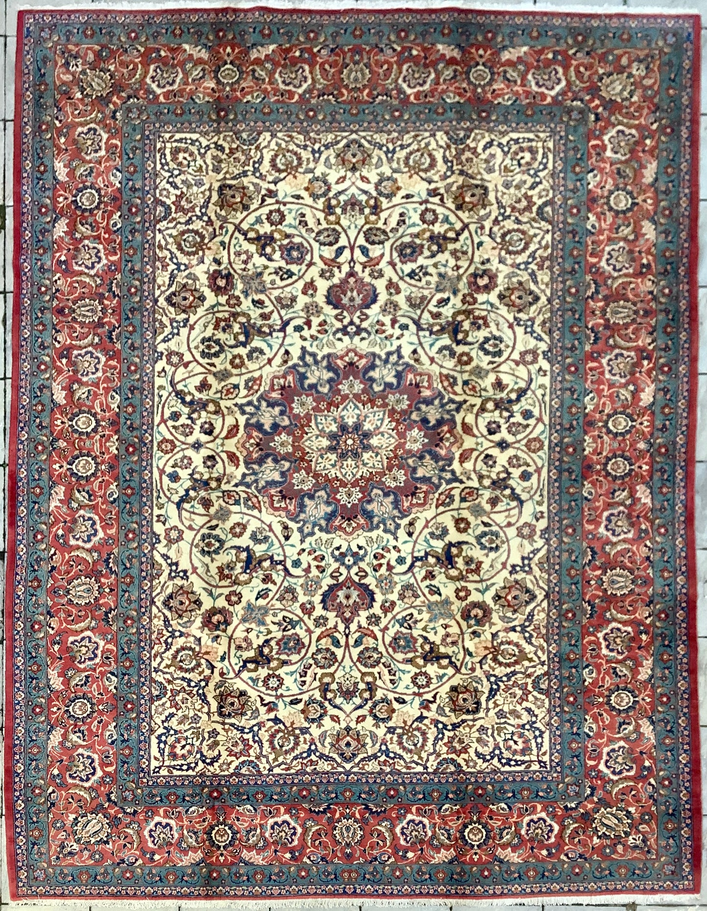 XXL LUXURY ANTIQUE ISFAHAN
