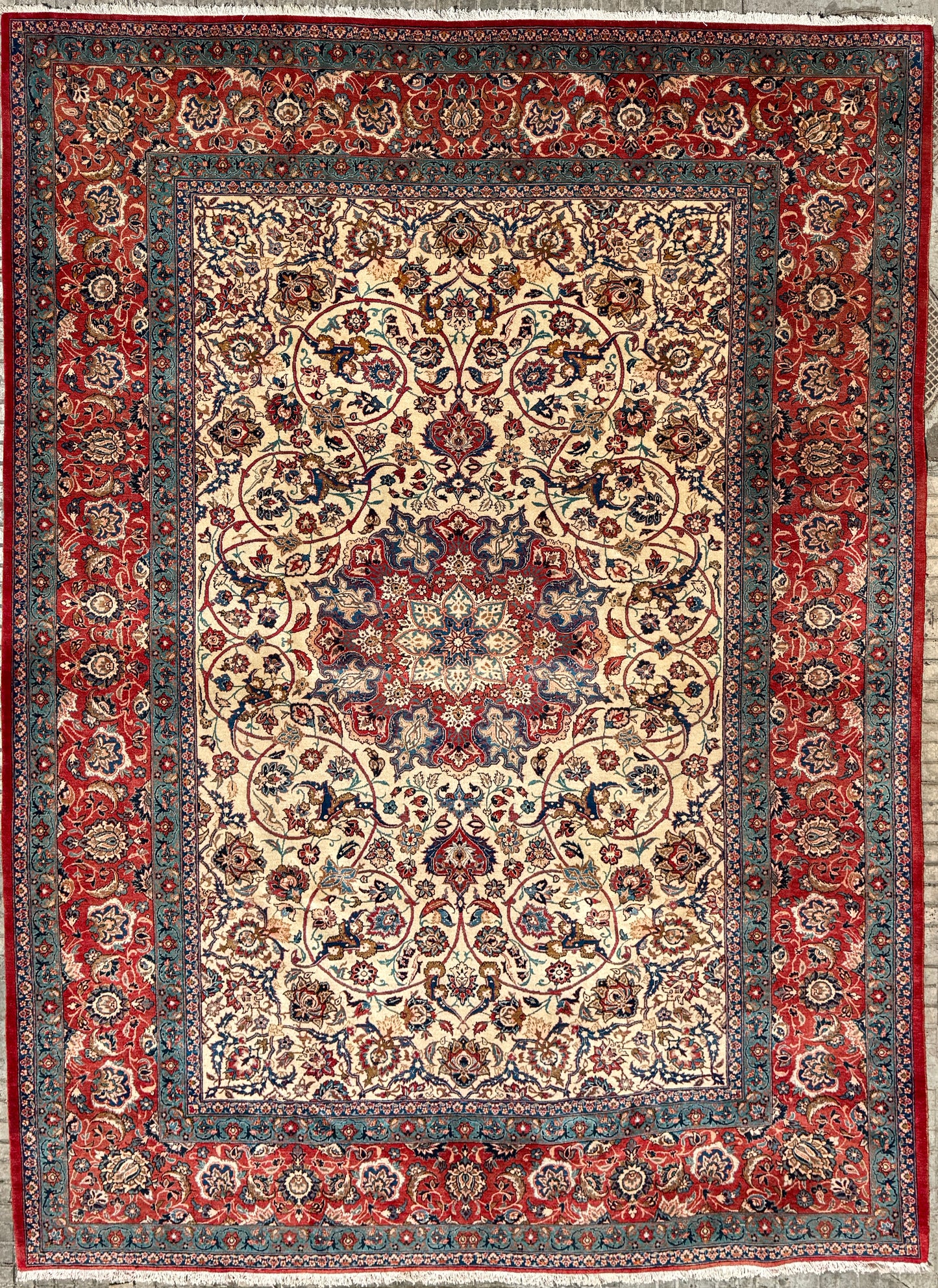 XXL LUXURY ANTIQUE ISFAHAN