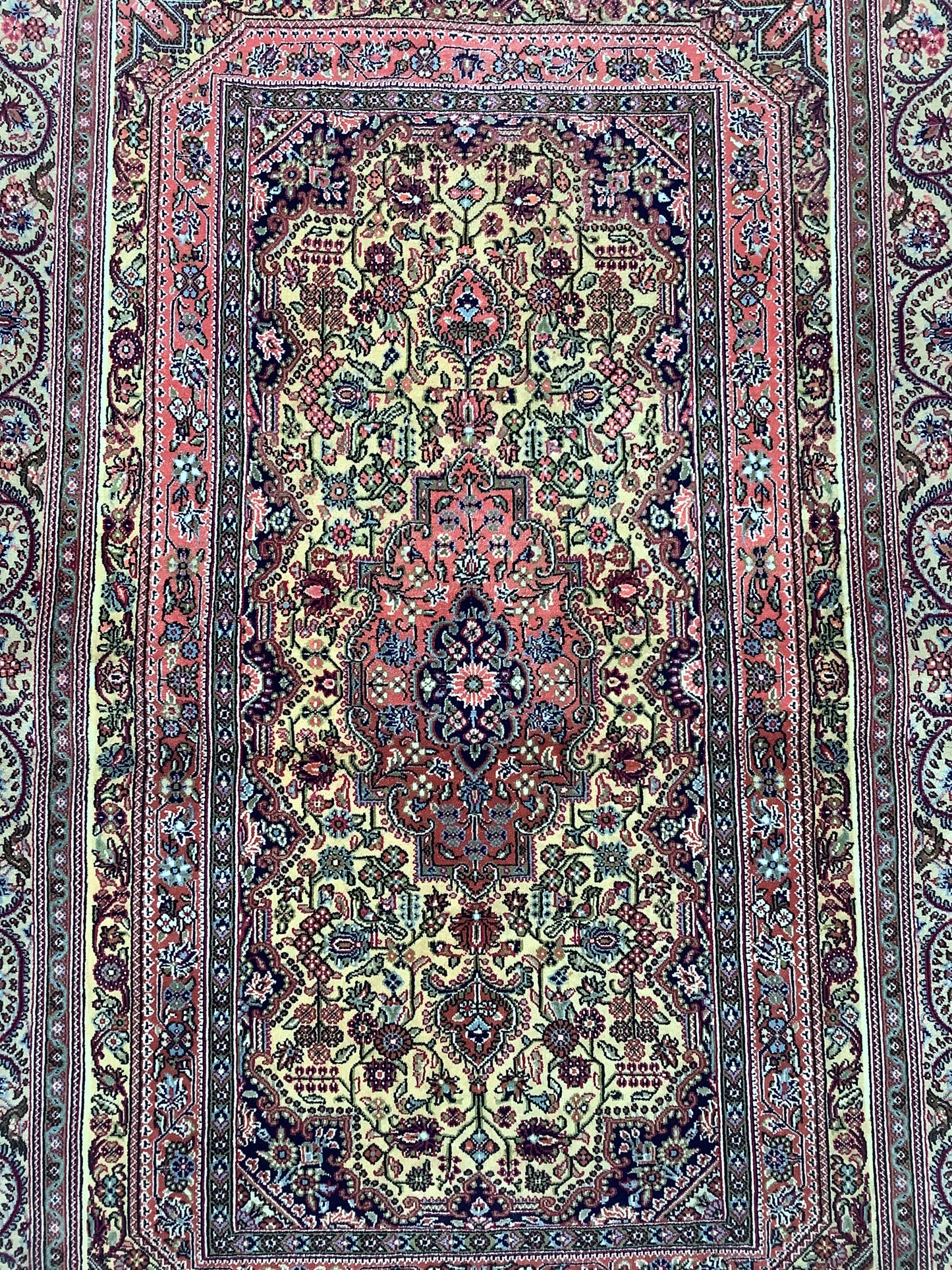 FINE SAFFRON QOM