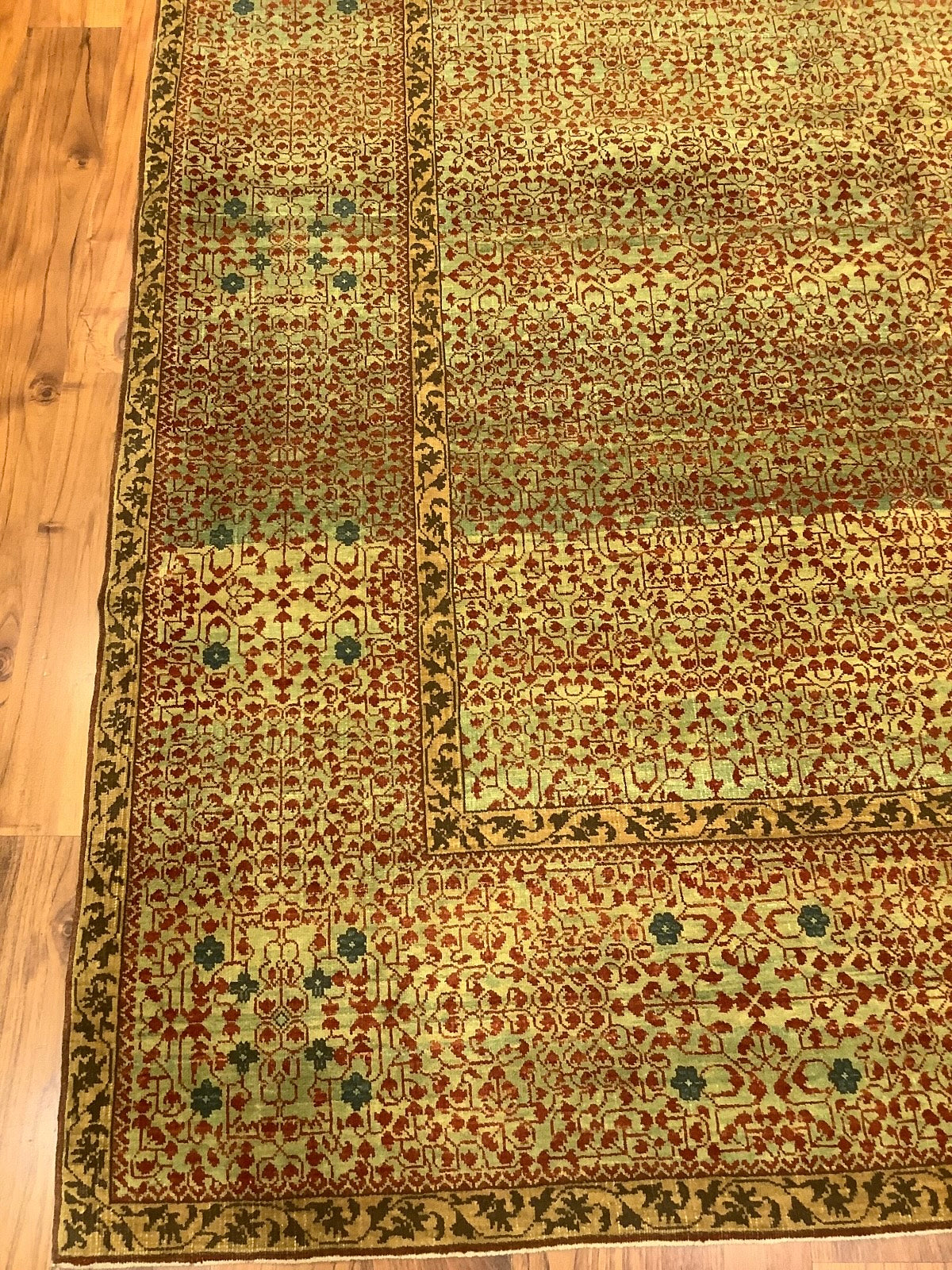 Fine Mamluk All Over Giant