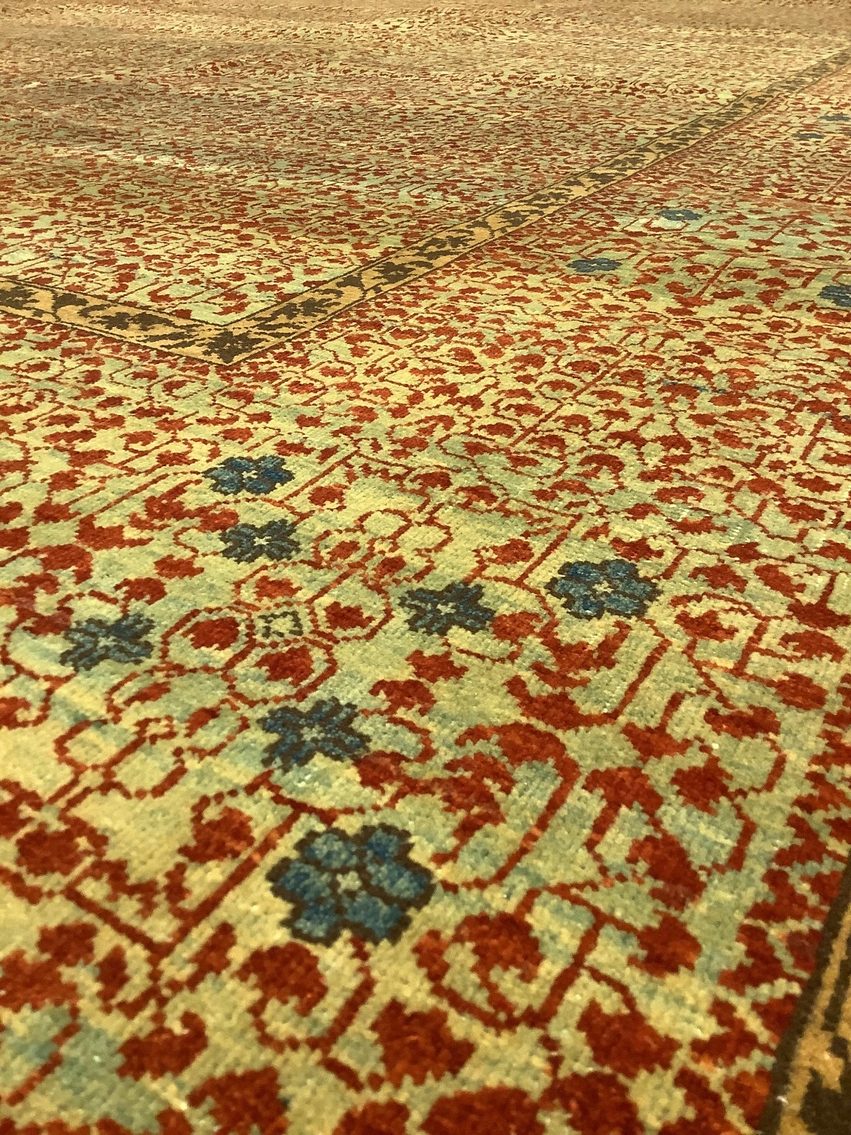 Fine Mamluk All Over Giant