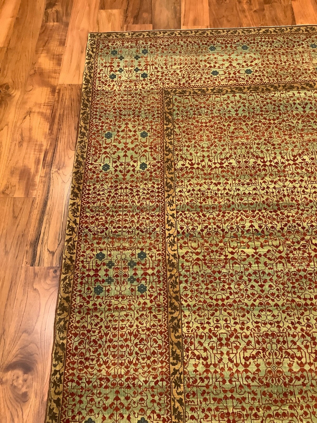 Fine Mamluk All Over Giant