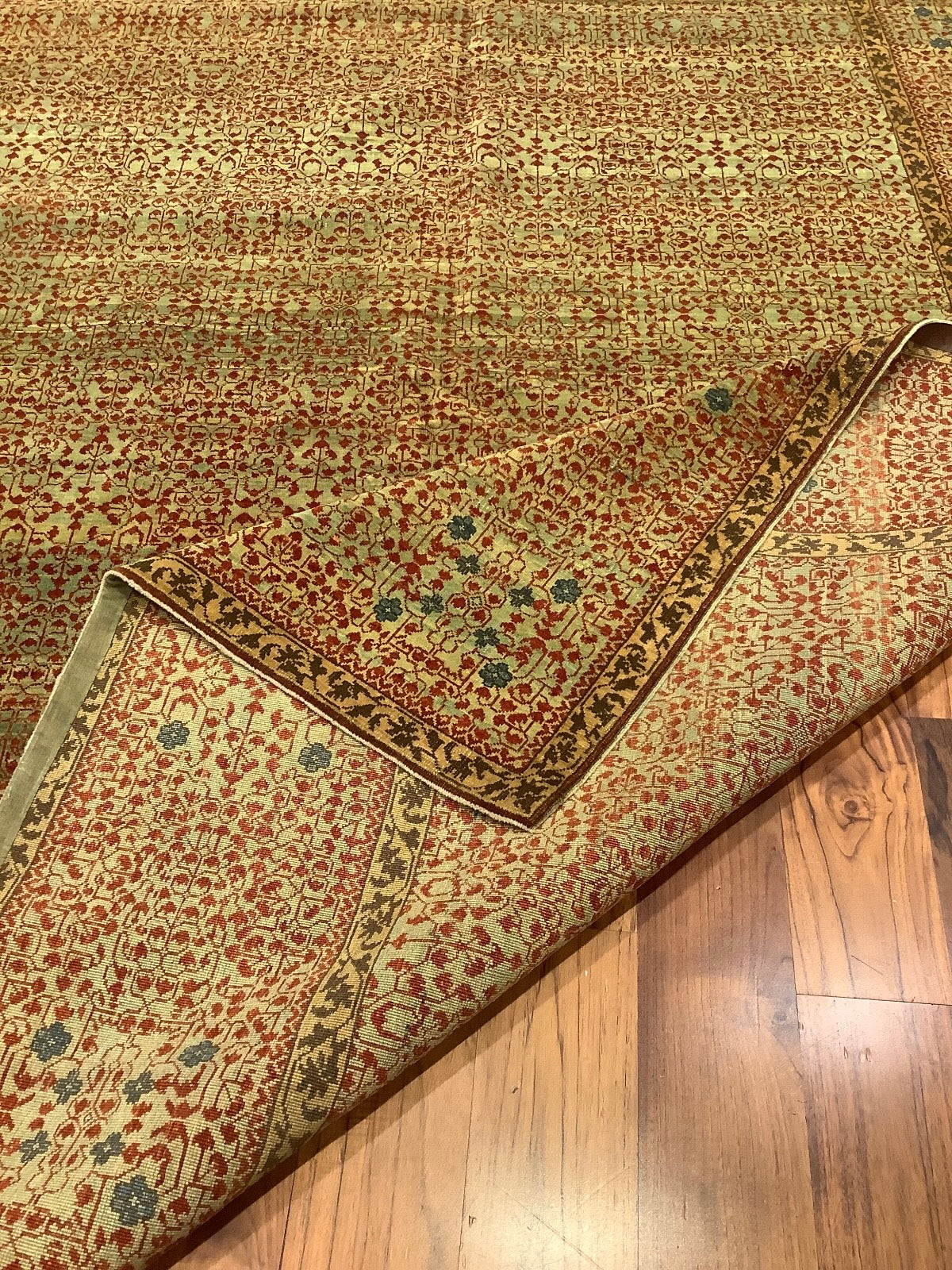Fine Mamluk All Over Giant