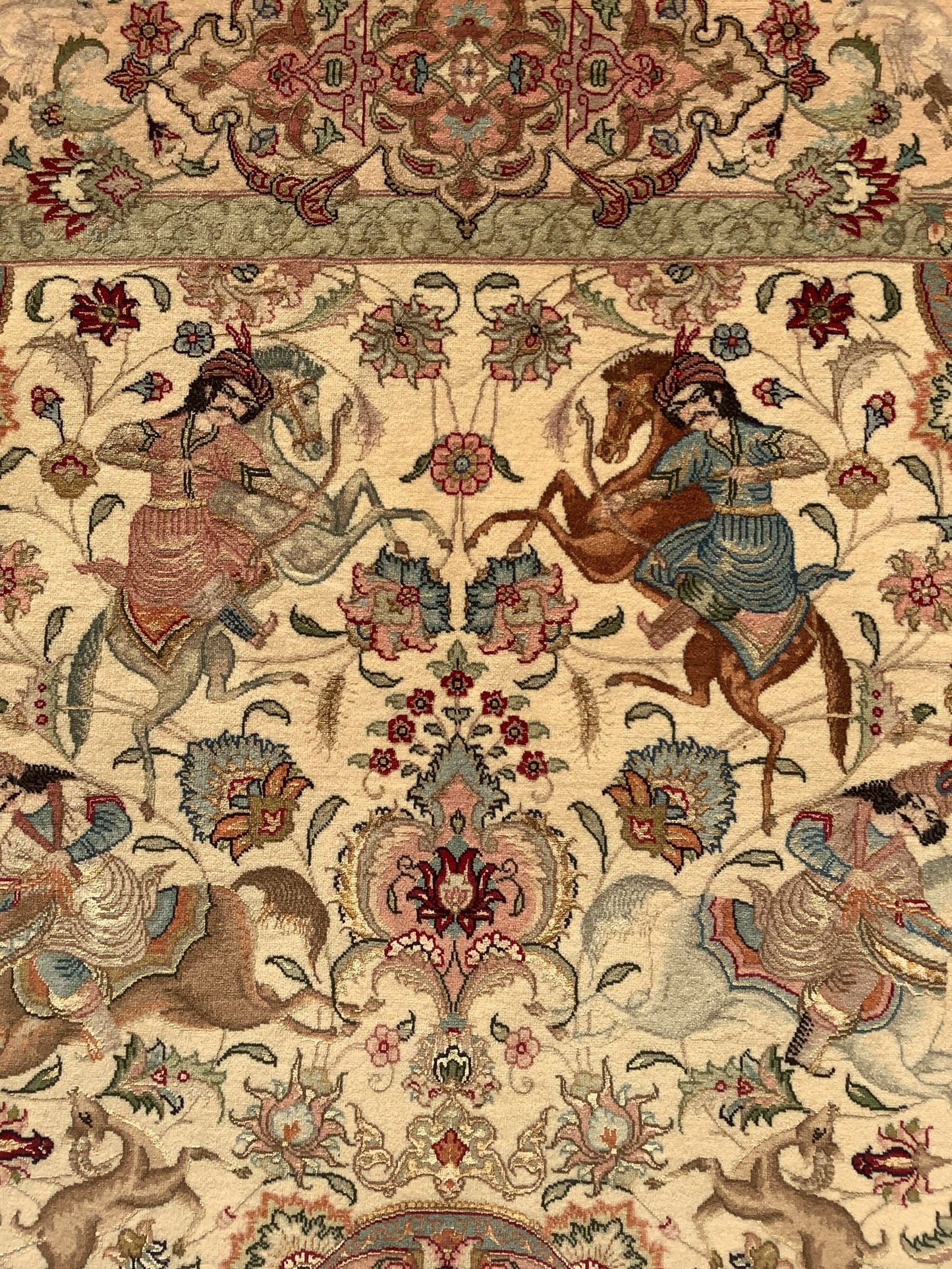 ROYAL HUNTING TABRIZ ON SILK