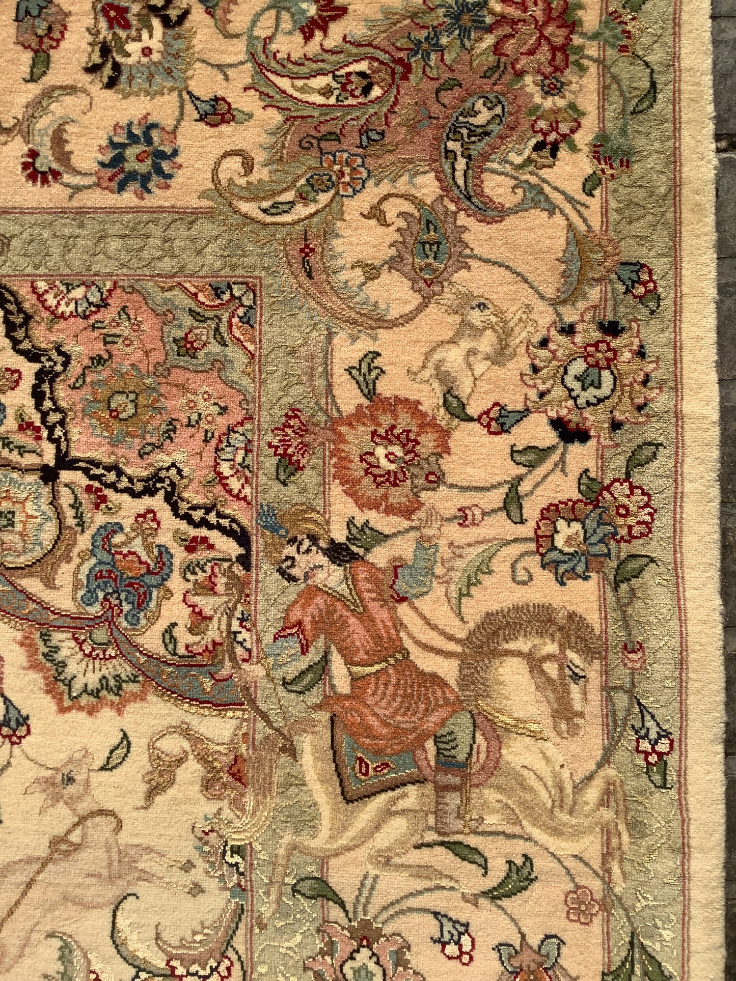 ROYAL HUNTING TABRIZ ON SILK