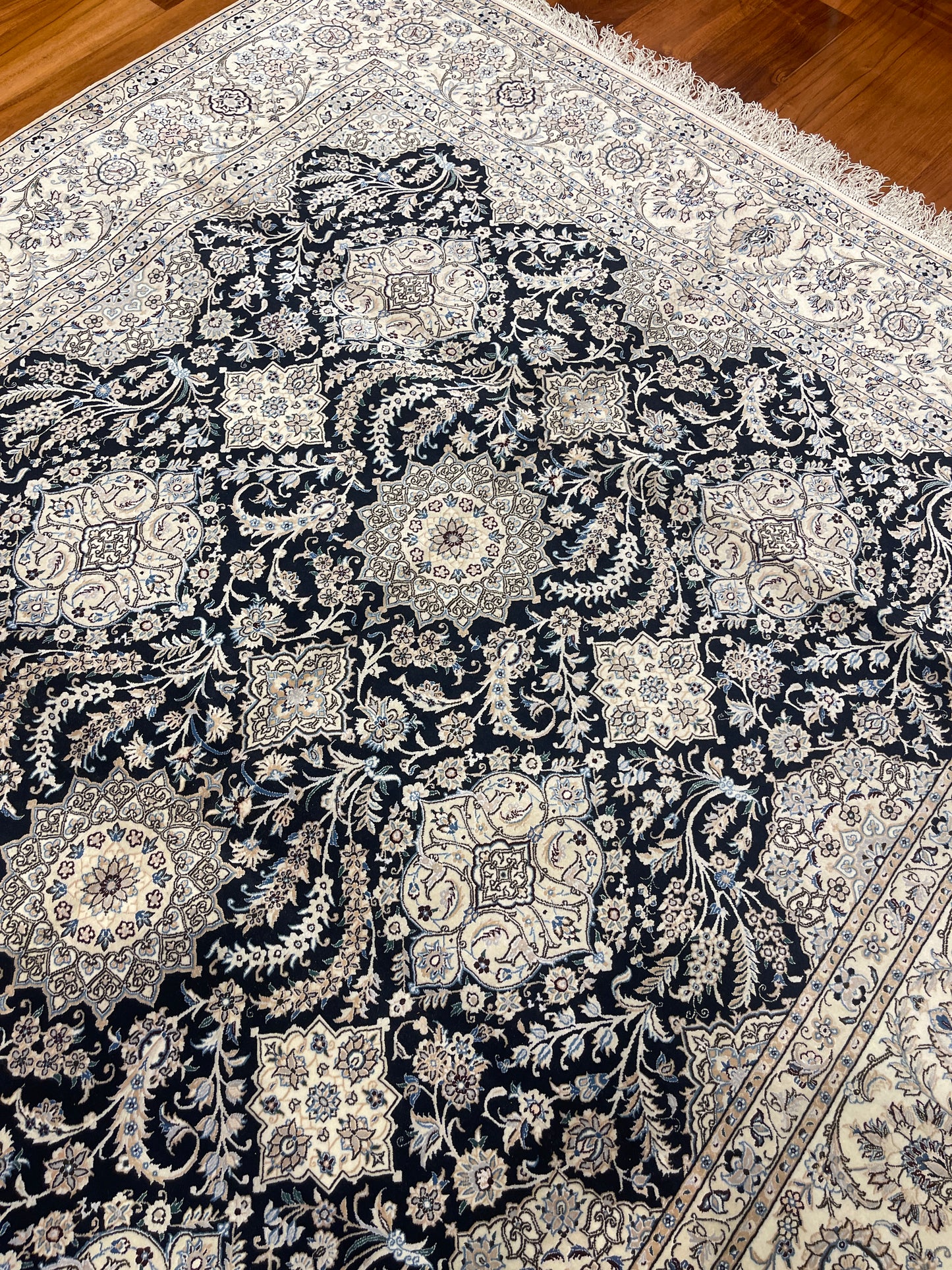 π SAPPHIRE ON SILK π