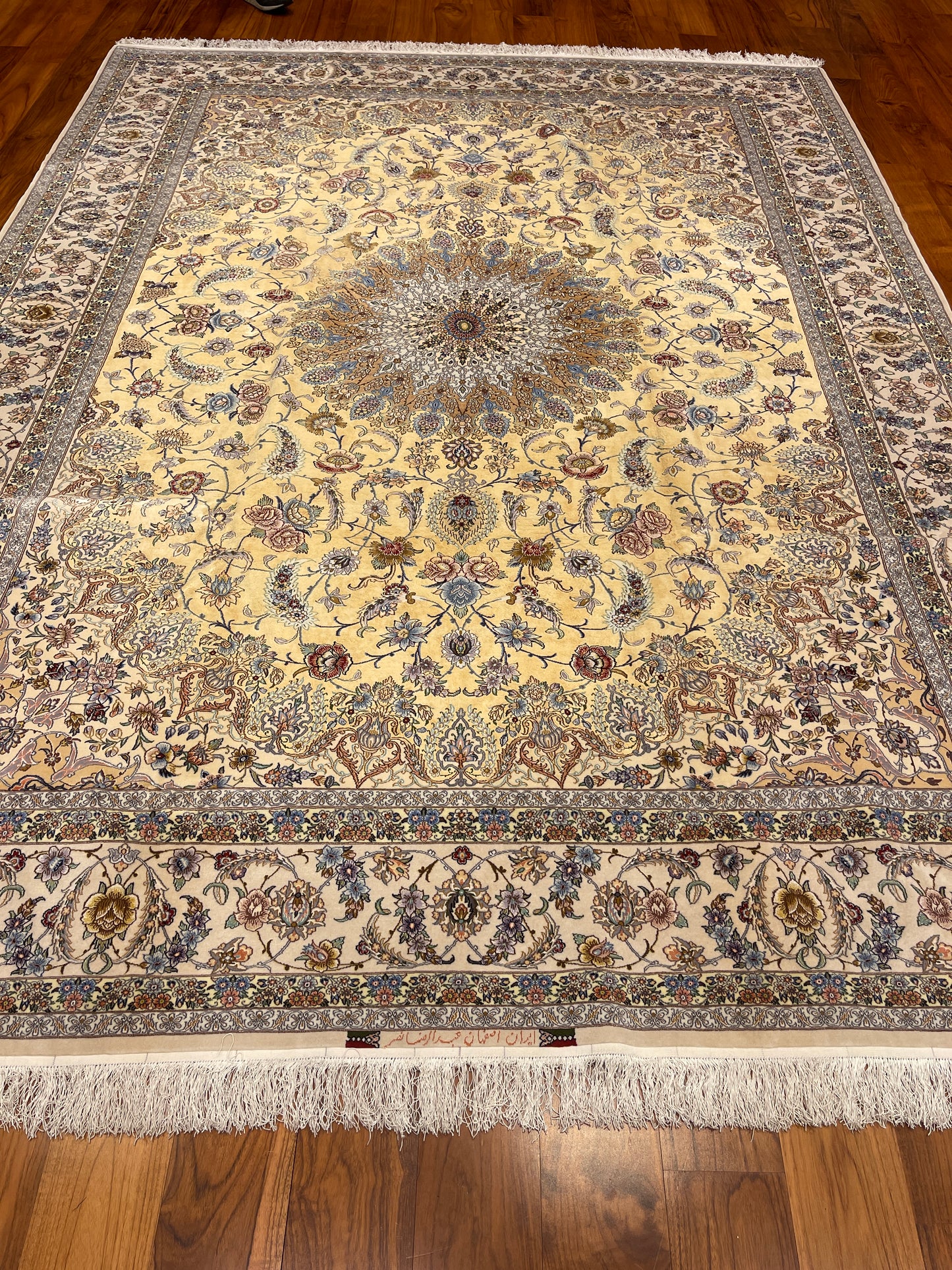 EXTRA FINE SAFFRON SILK ISFAHAN