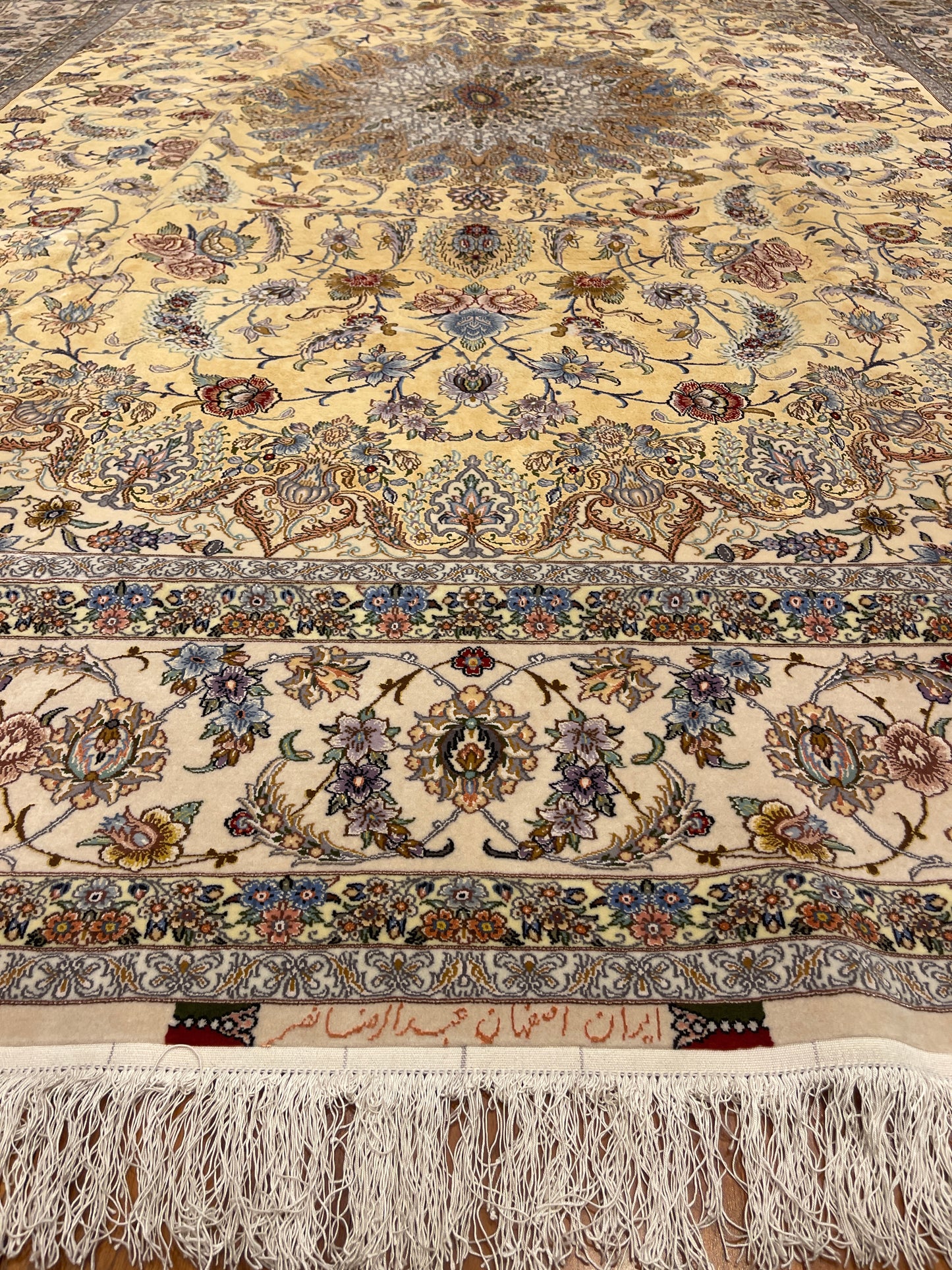 EXTRA FINE SAFFRON SILK ISFAHAN