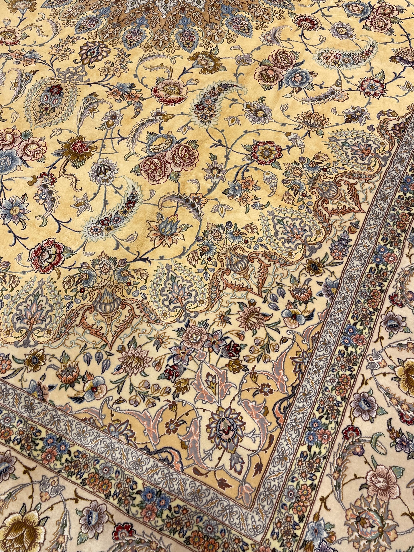 EXTRA FINE SAFFRON SILK ISFAHAN