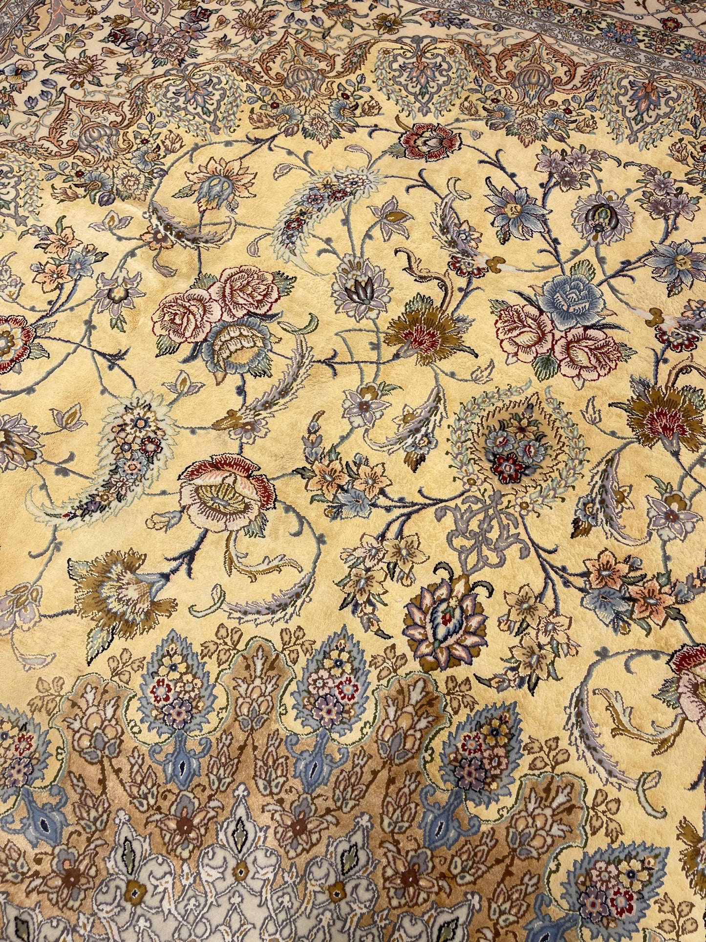 EXTRA FINE SAFFRON SILK ISFAHAN