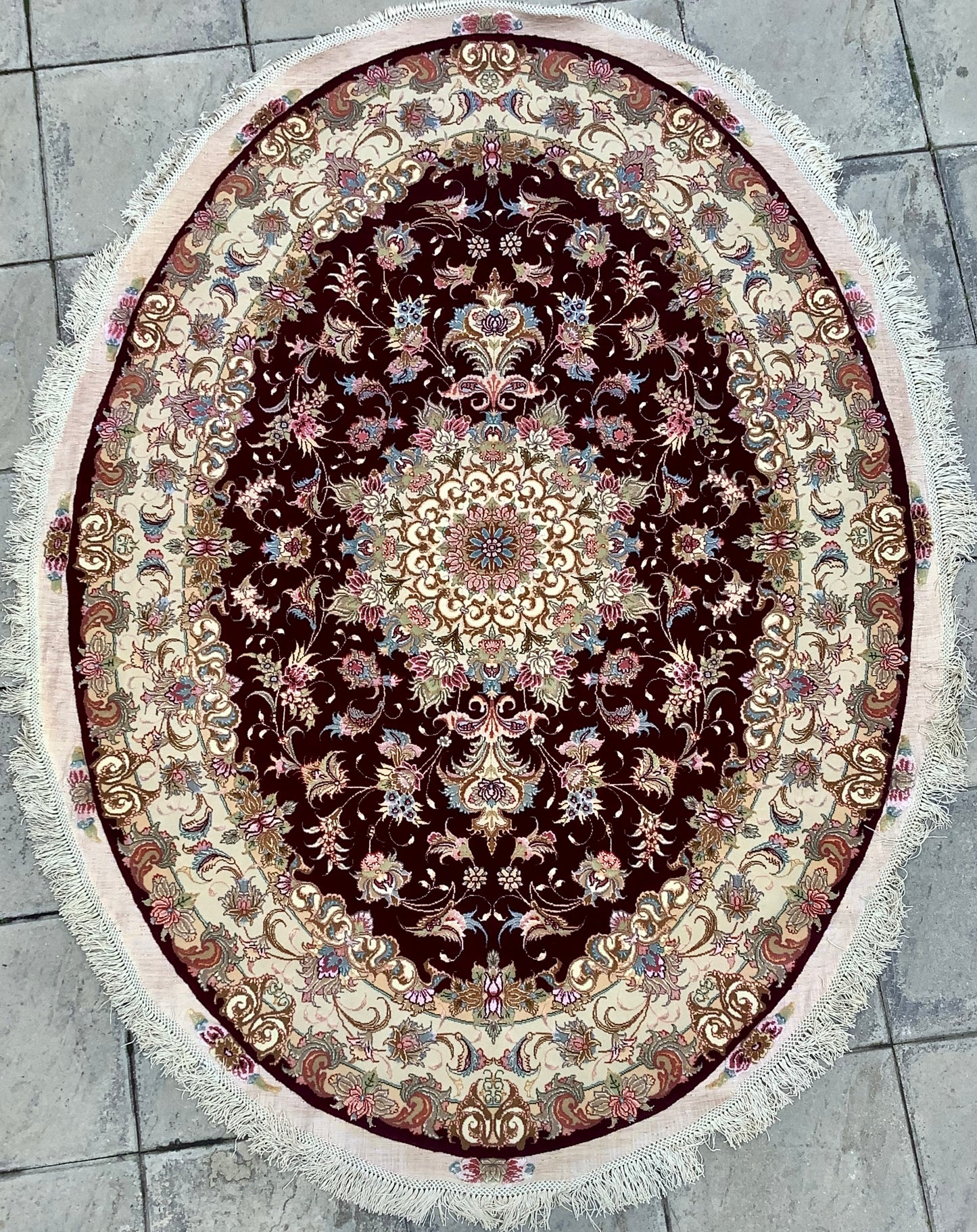 OVAL ROUGE