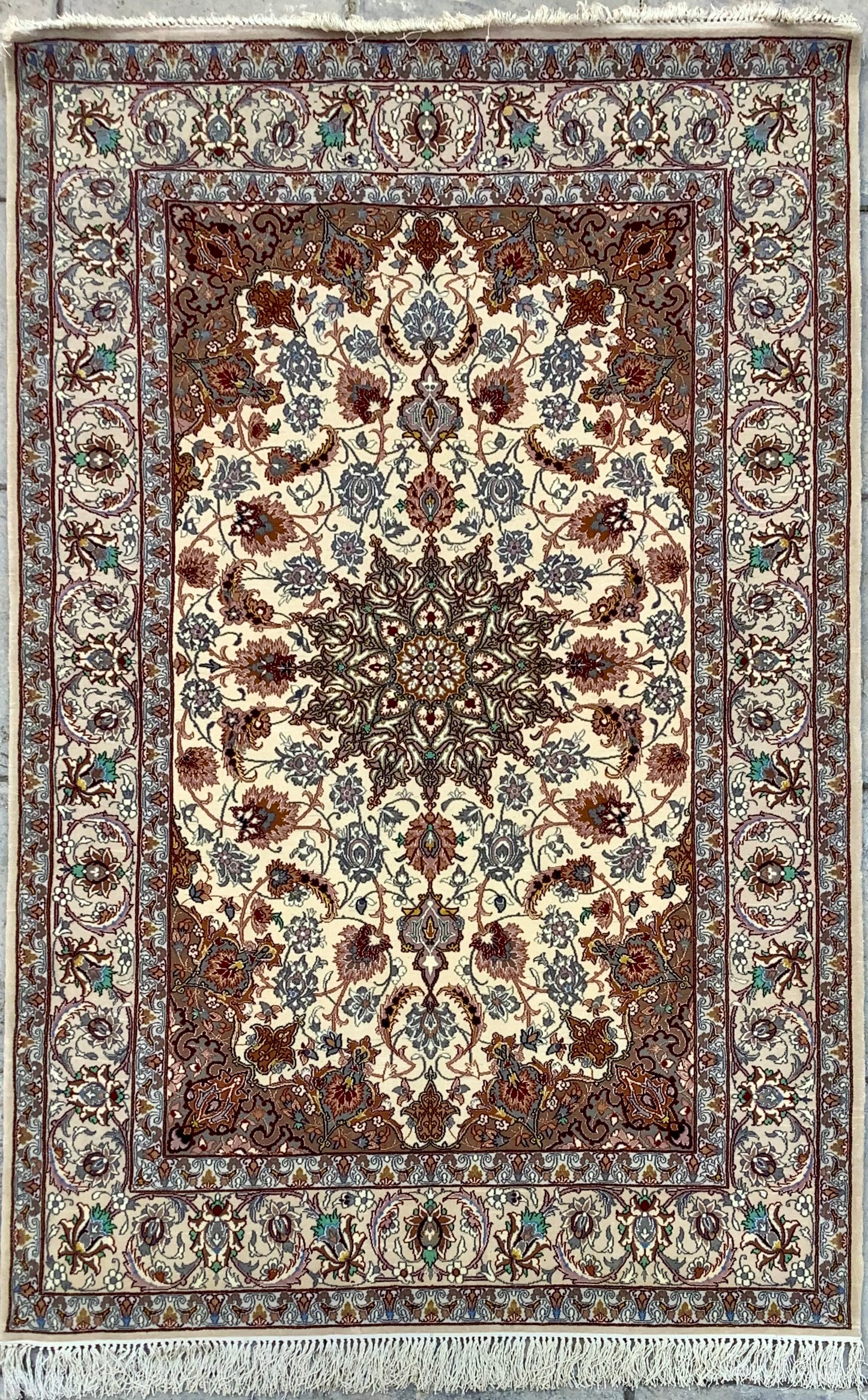 TORANJ ISFAHAN ON SILK