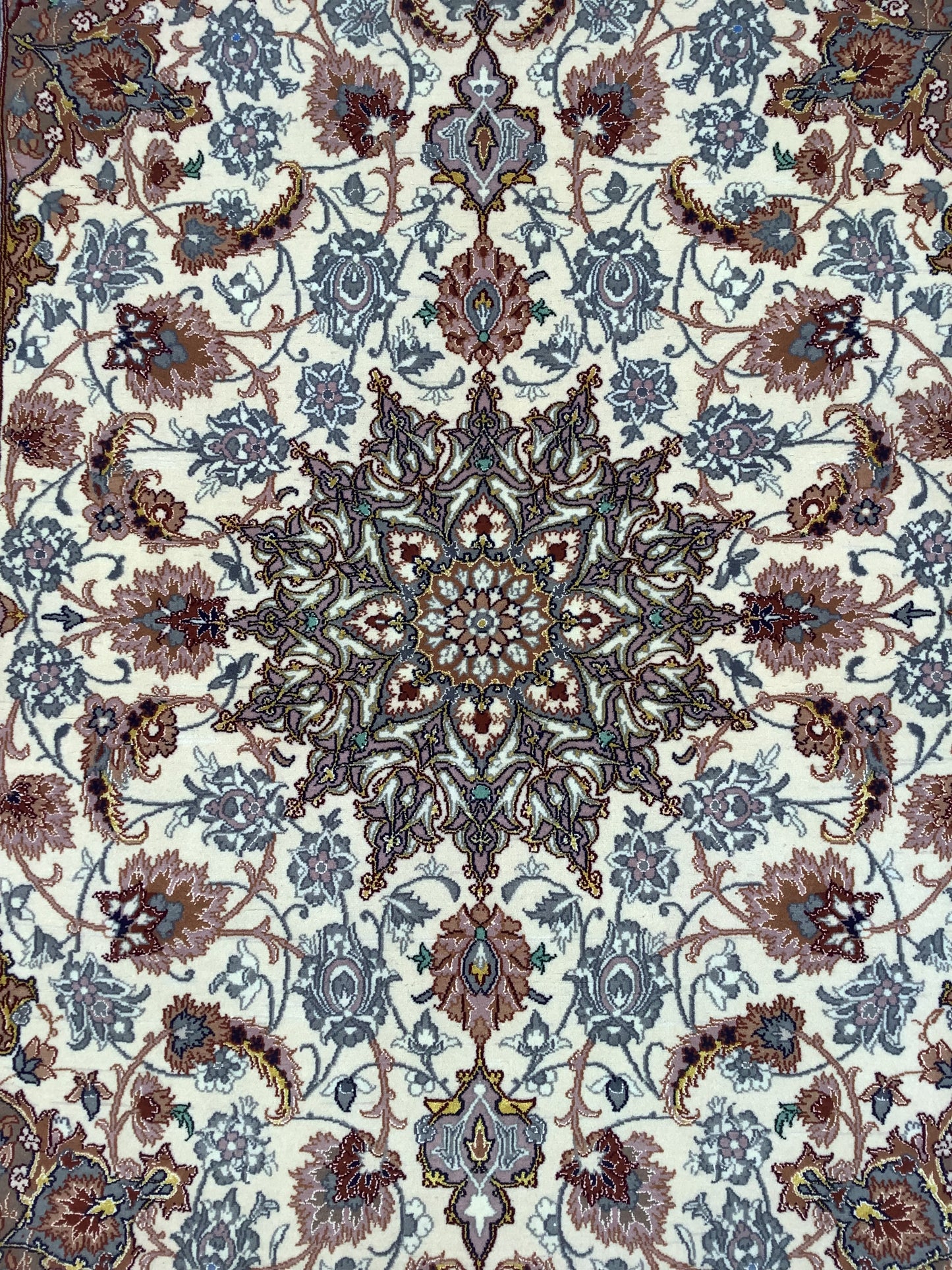 TORANJ ISFAHAN ON SILK