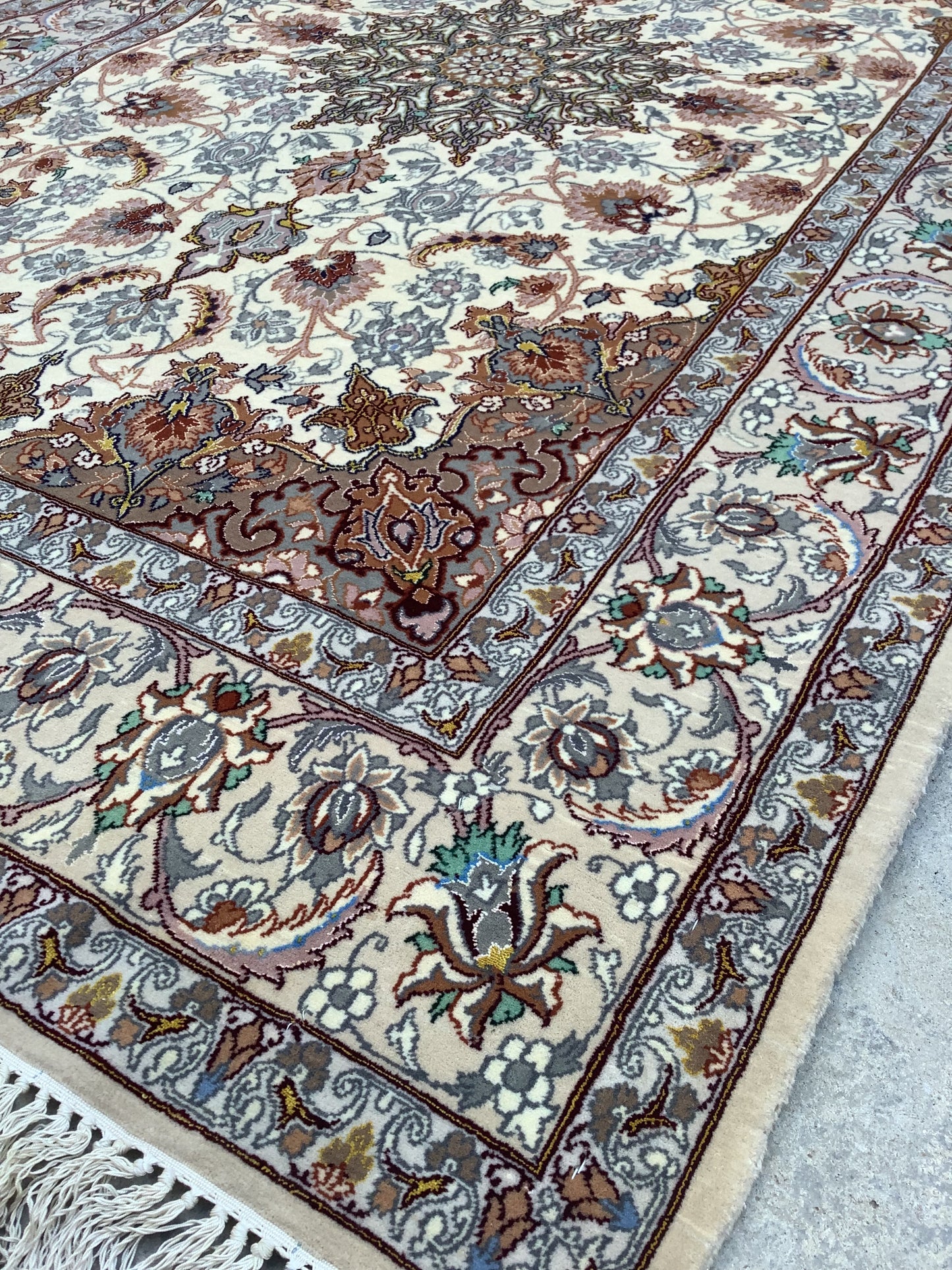 TORANJ ISFAHAN ON SILK