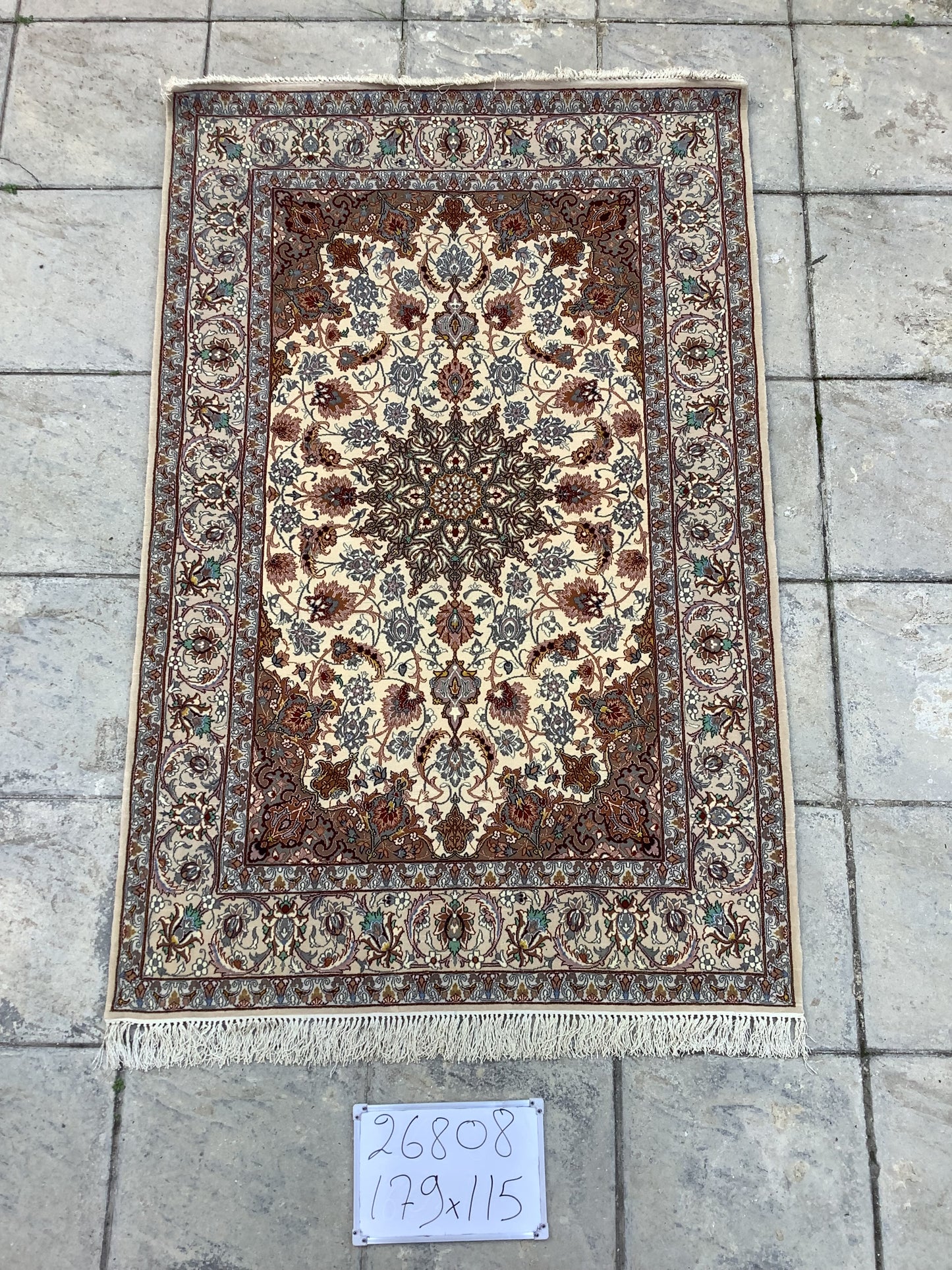 TORANJ ISFAHAN ON SILK