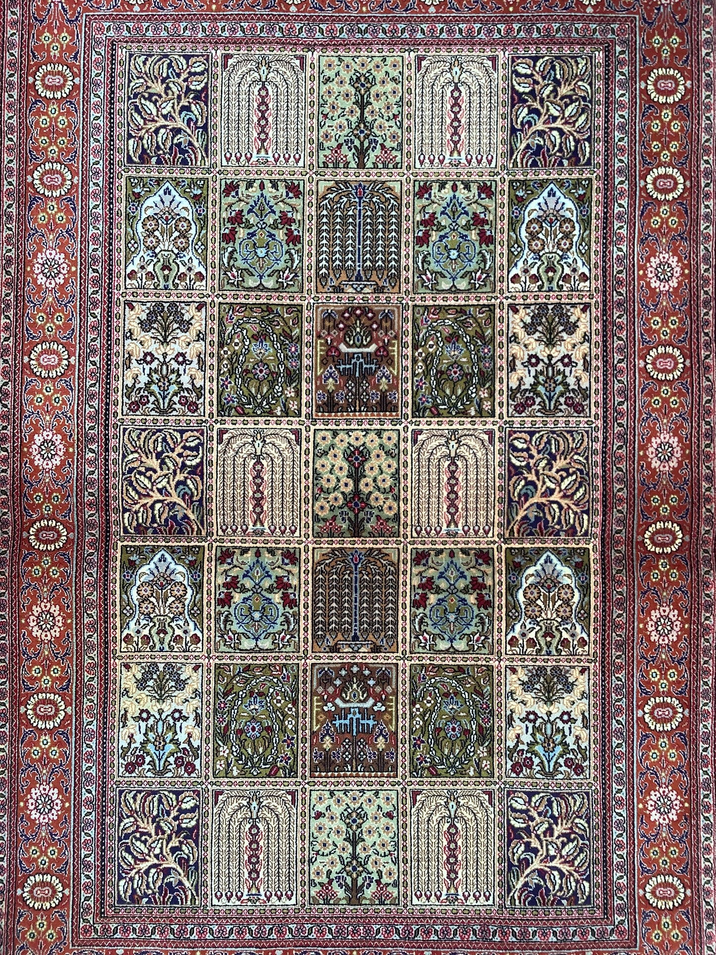 QOM SORAYA GARDEN CARPET