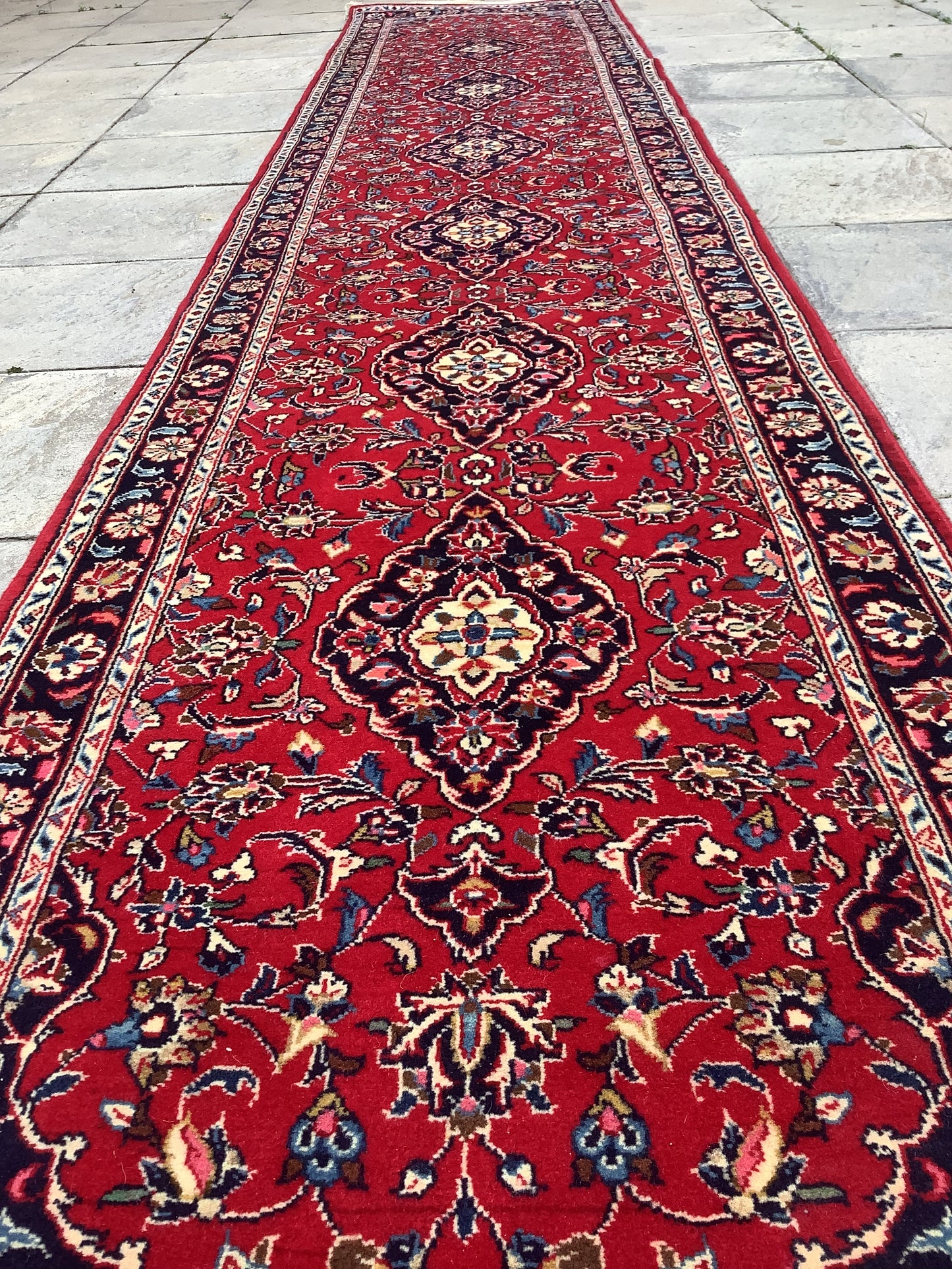 RED ROAD RUNNER KASHAN
