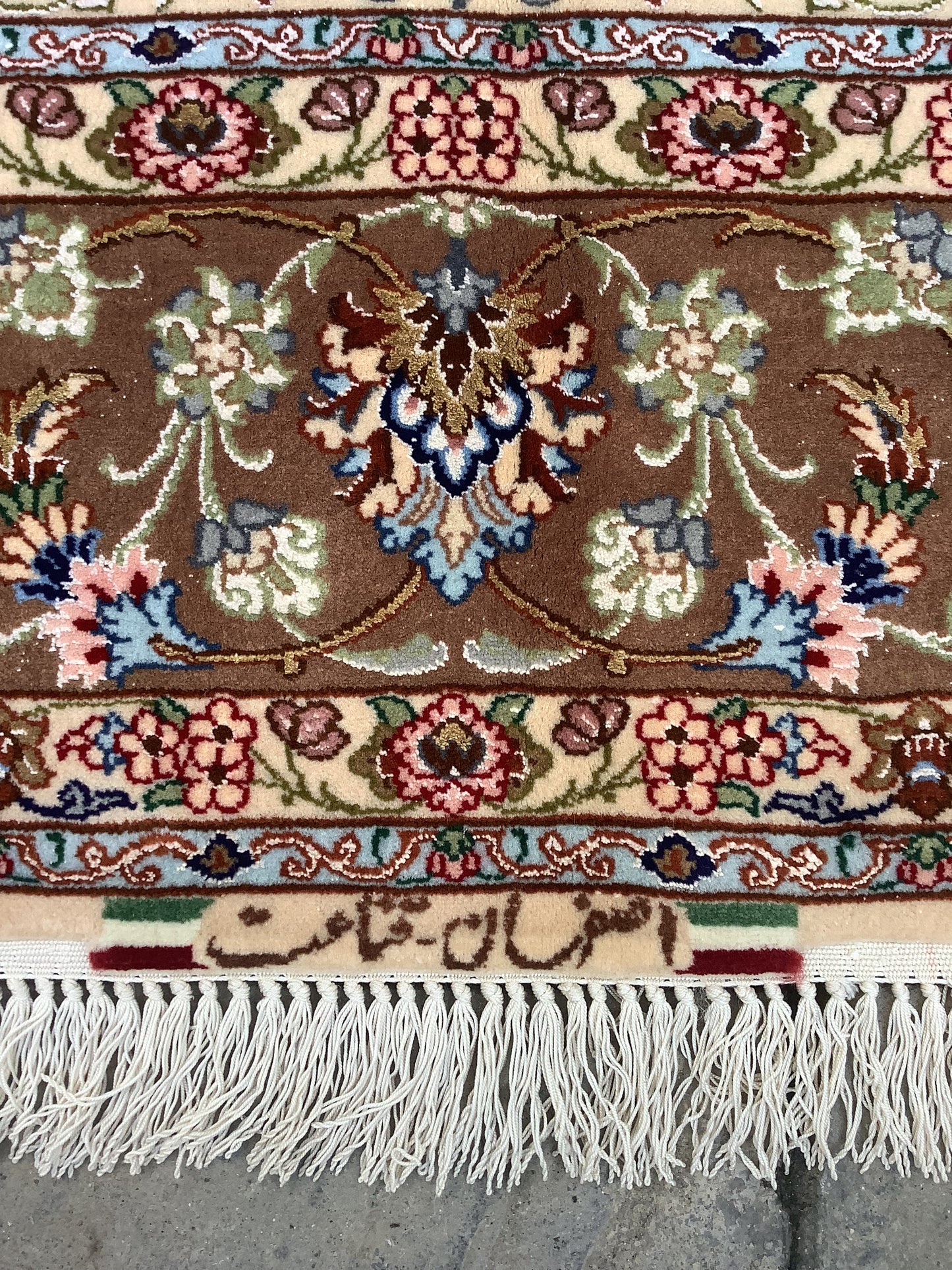 EARTHY SILKY ISFAHAN