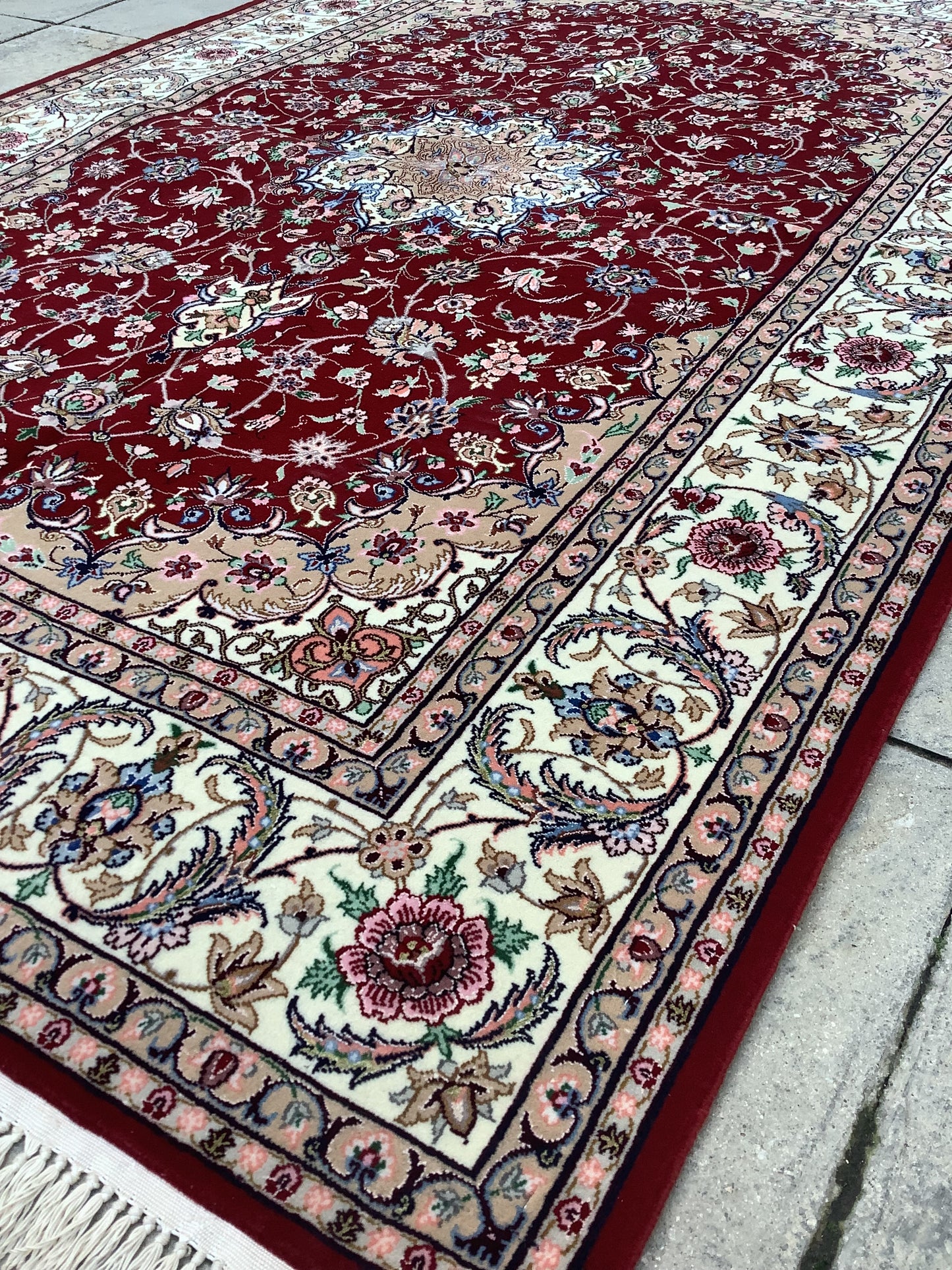 RUBY RED ISFAHAN