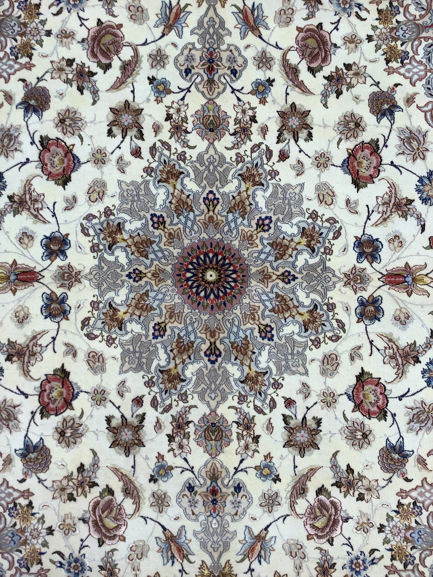 PARDEH ISFAHAN ON SILK