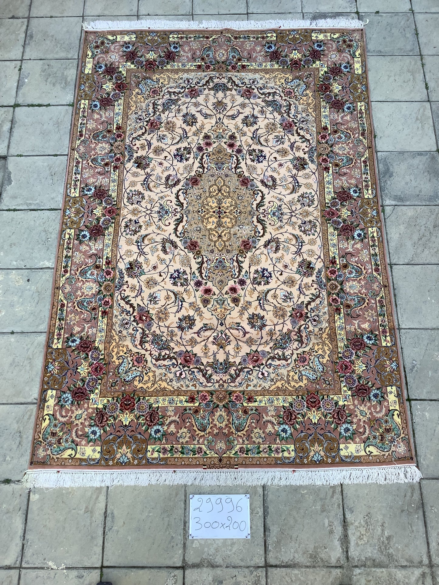 DAVARI GOLD ISFAHAN