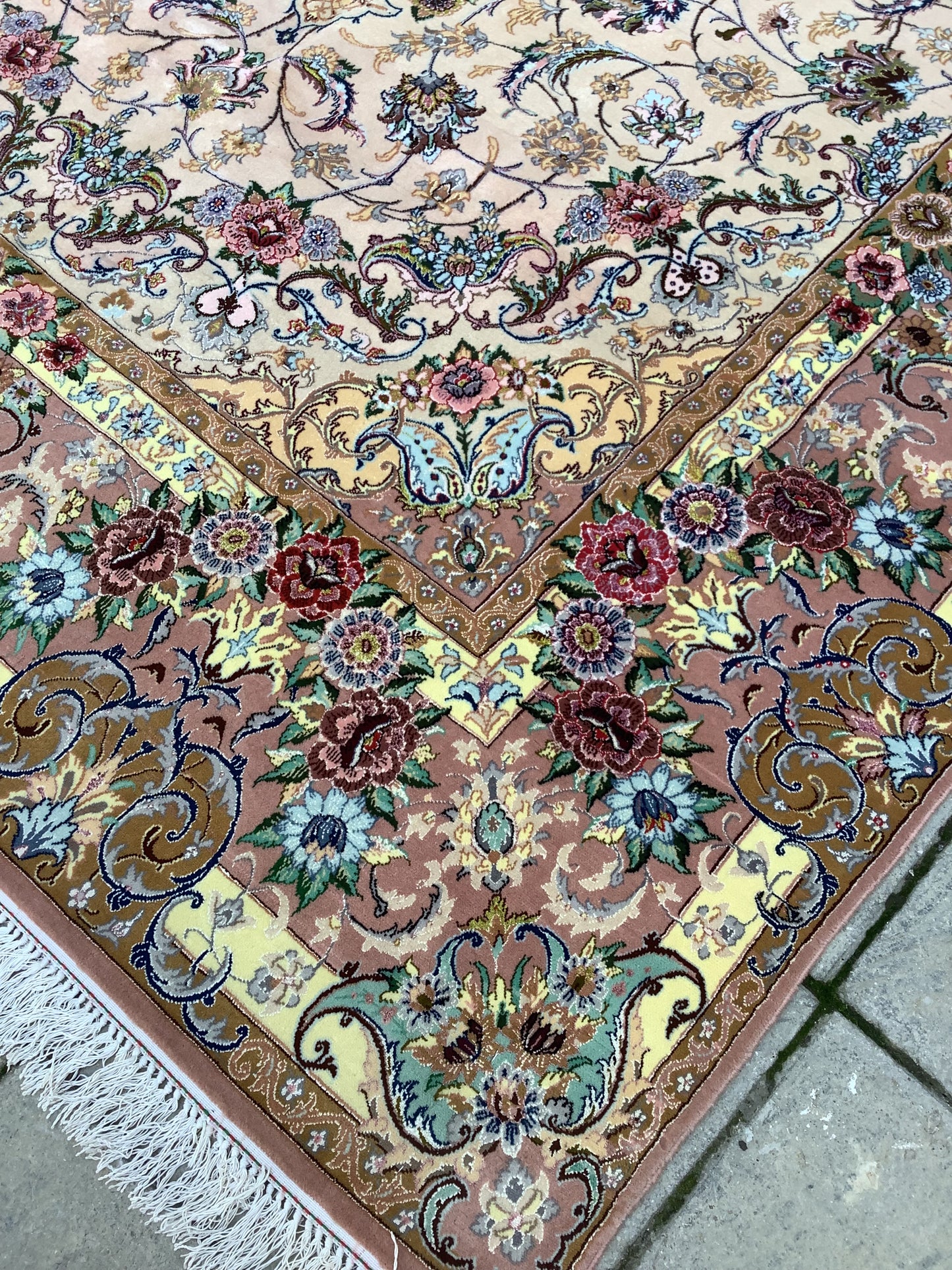 DAVARI GOLD ISFAHAN