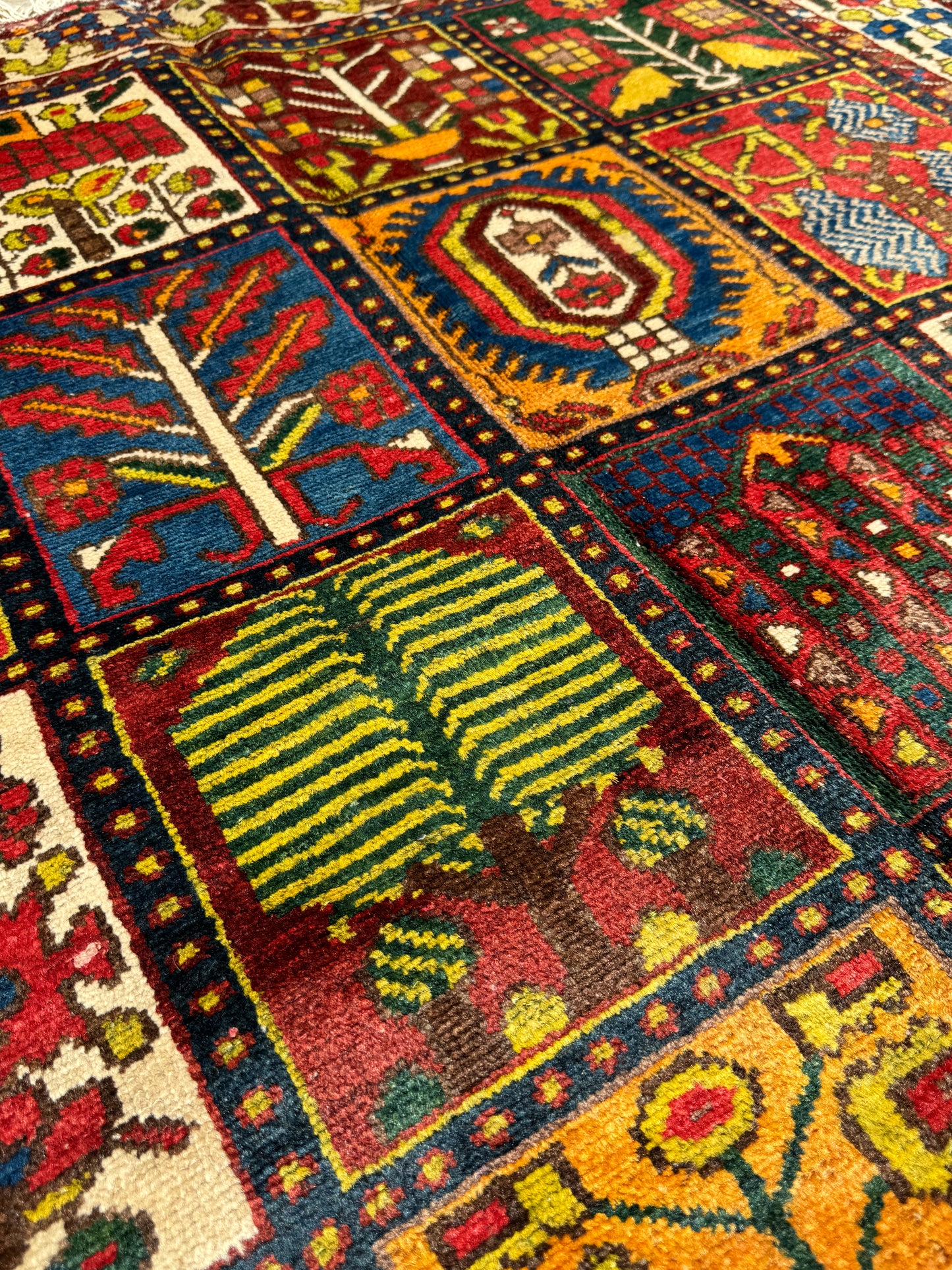 ANTIQUE BAKHTIARI GARDEN