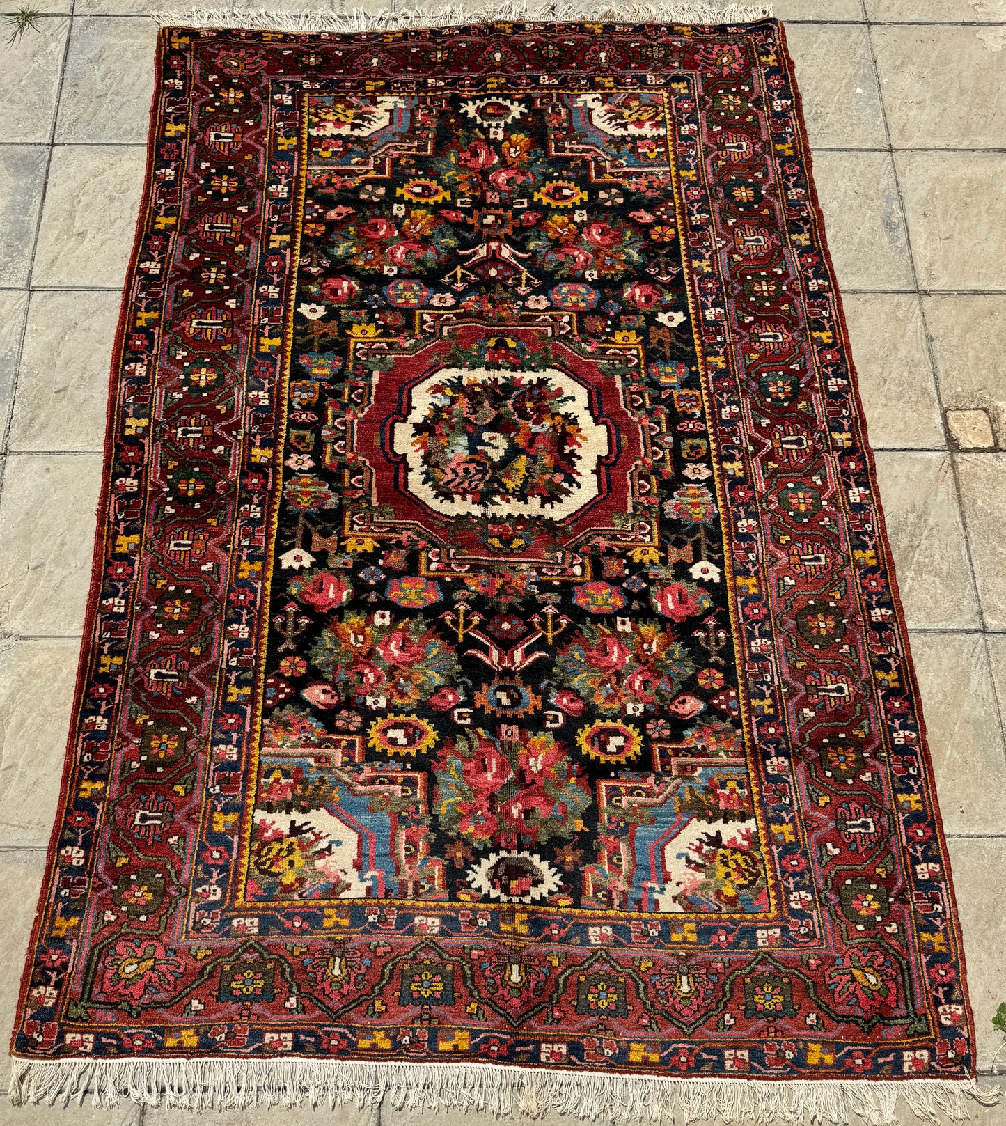 FLOWER POWER BAKHTIARI