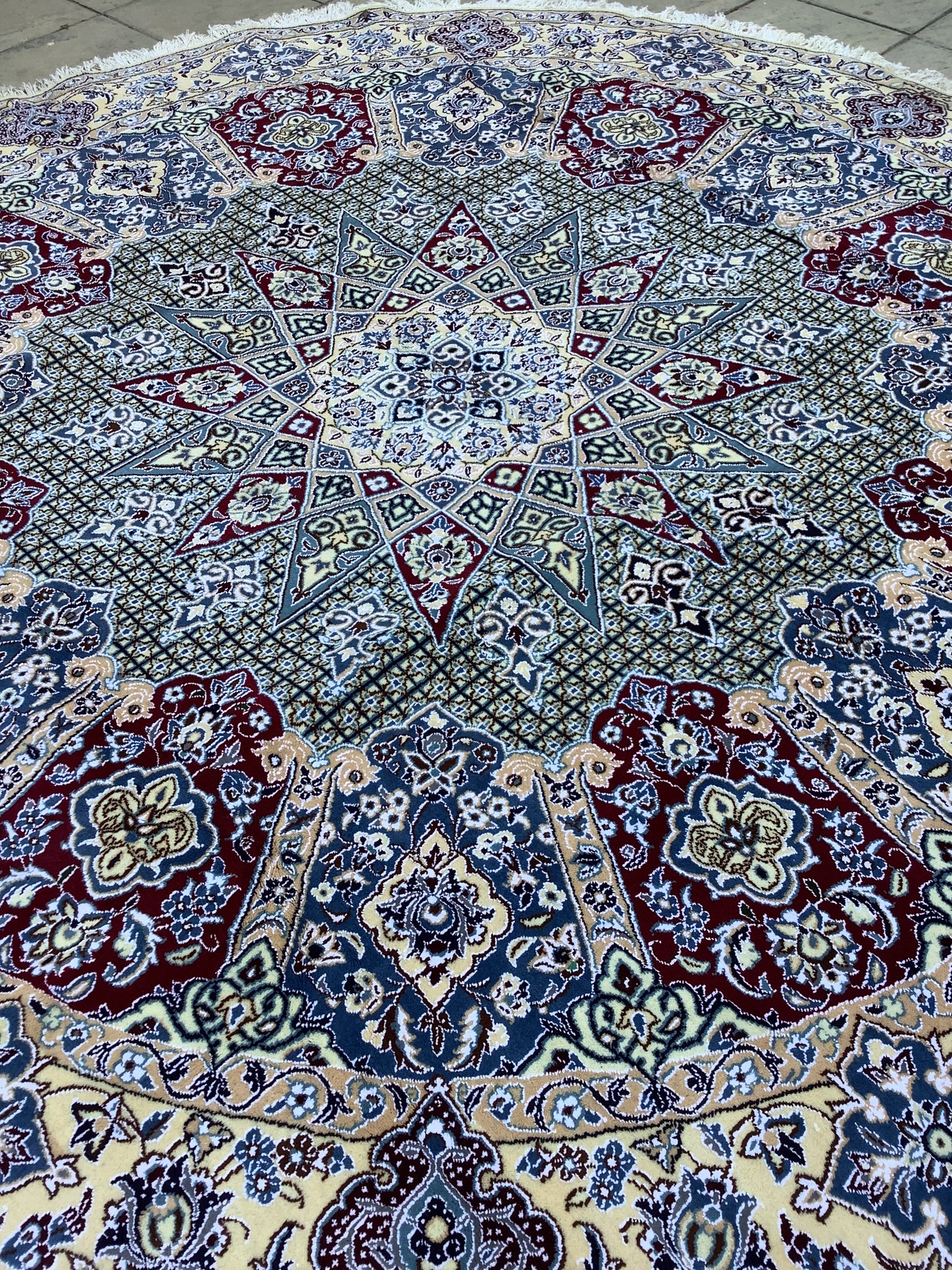 DIAMOND CIRCLE