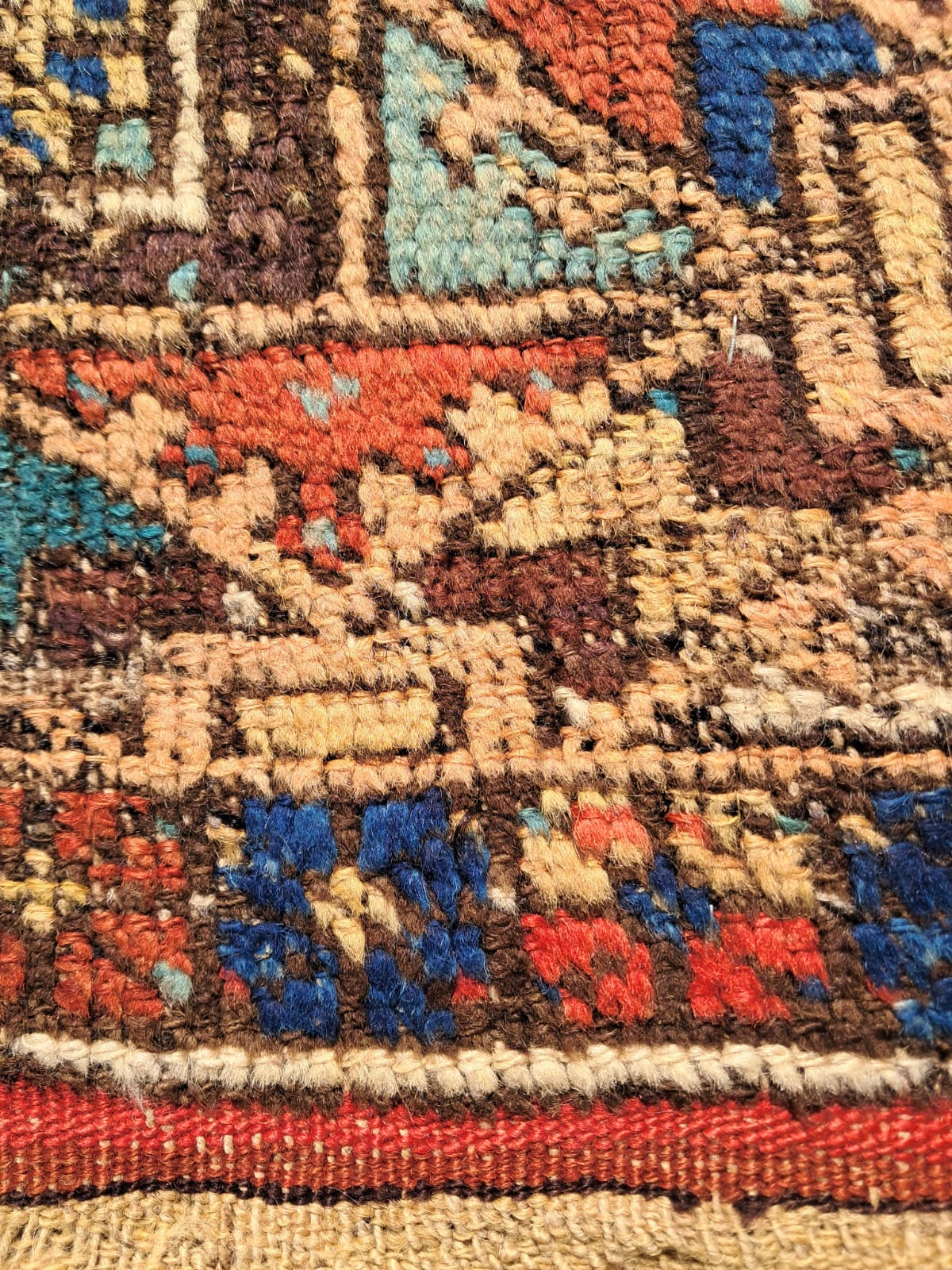 MUJUR ANTIQUE PRAYER RUG