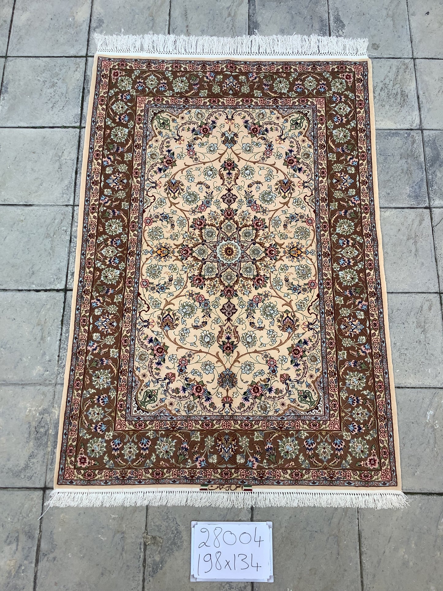 EARTHY SILKY ISFAHAN