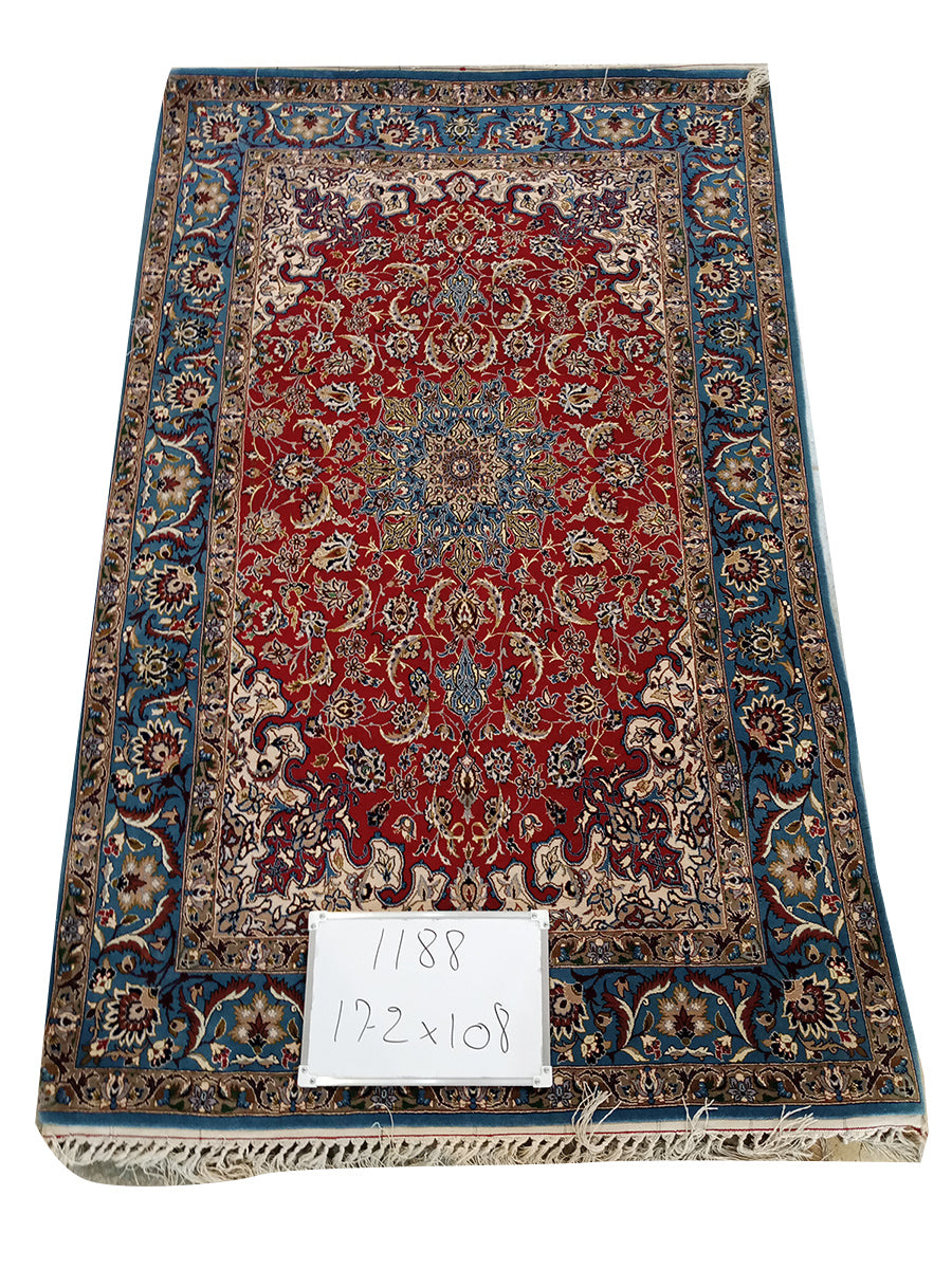 CLASSIC VINTAGE RUG ON SILK