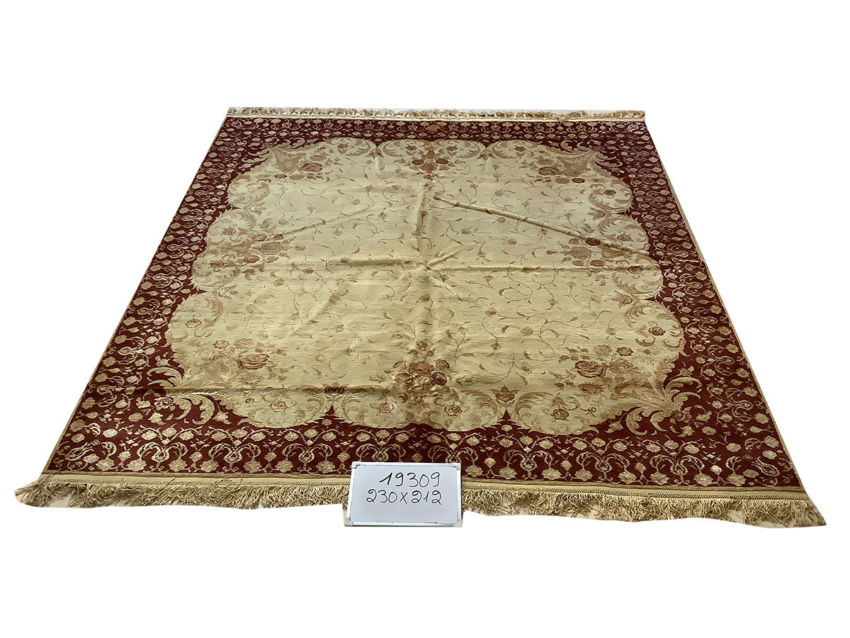 Pastel Ushak With Silk