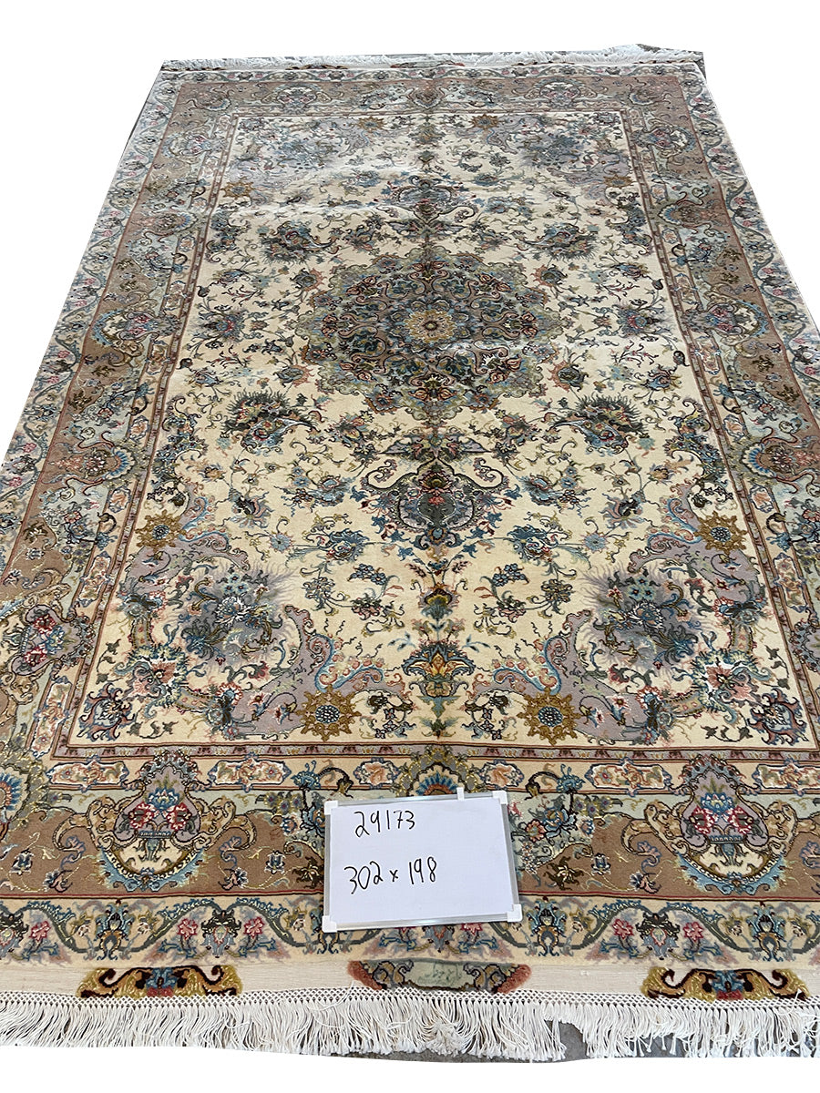 EARTHY PART SILK RUG