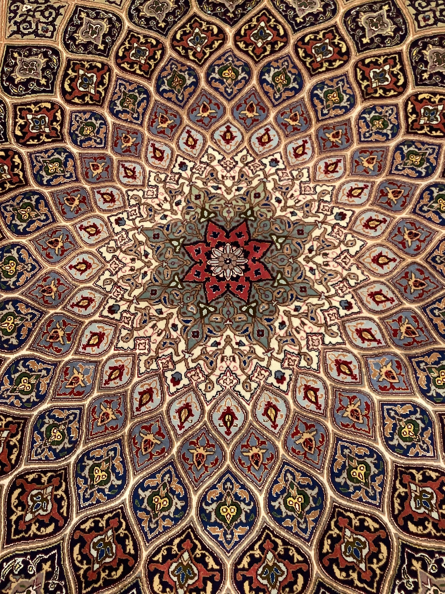 SQUARE GOMBAD TABRIZ