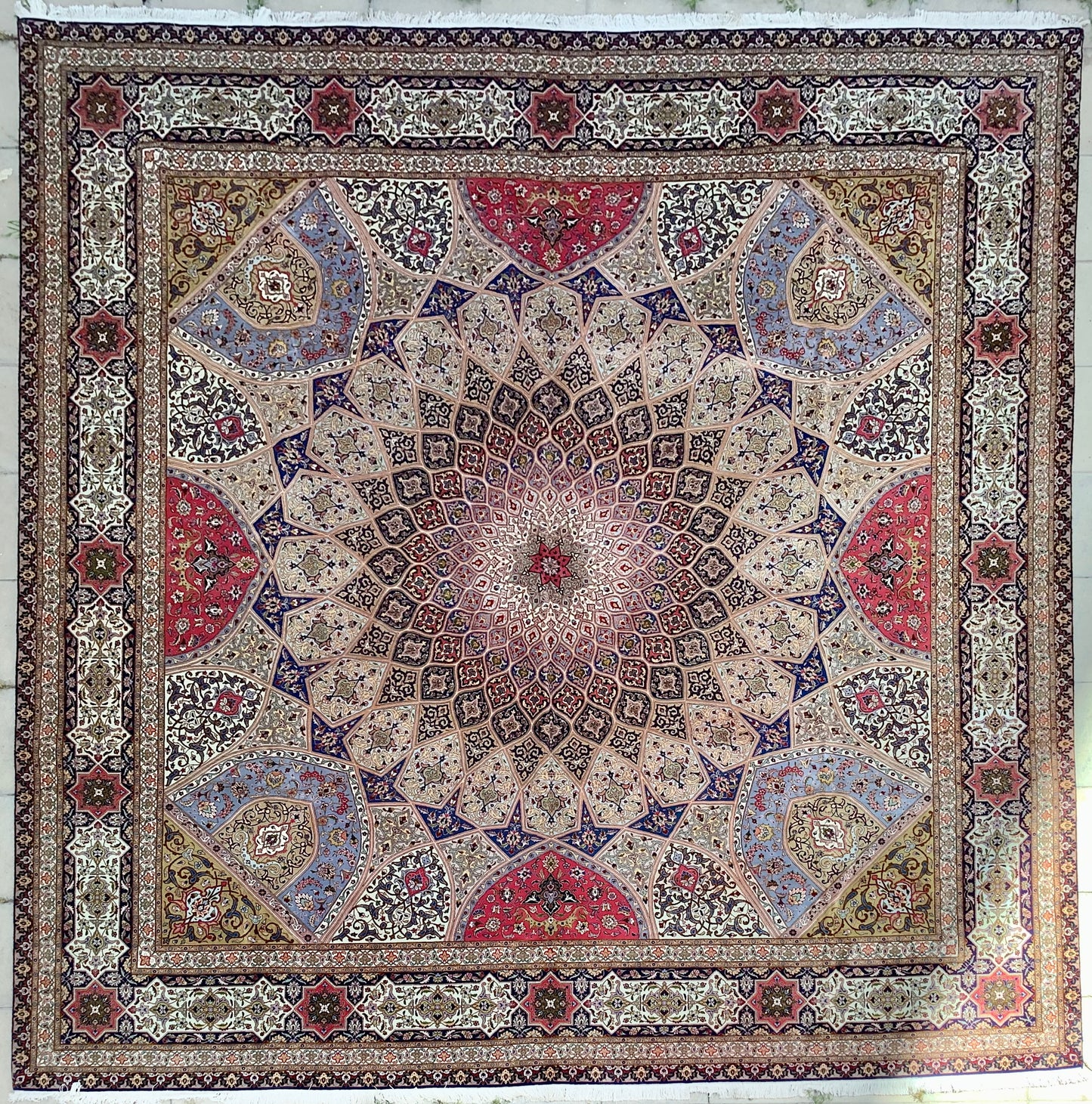 SQUARE GOMBAD TABRIZ