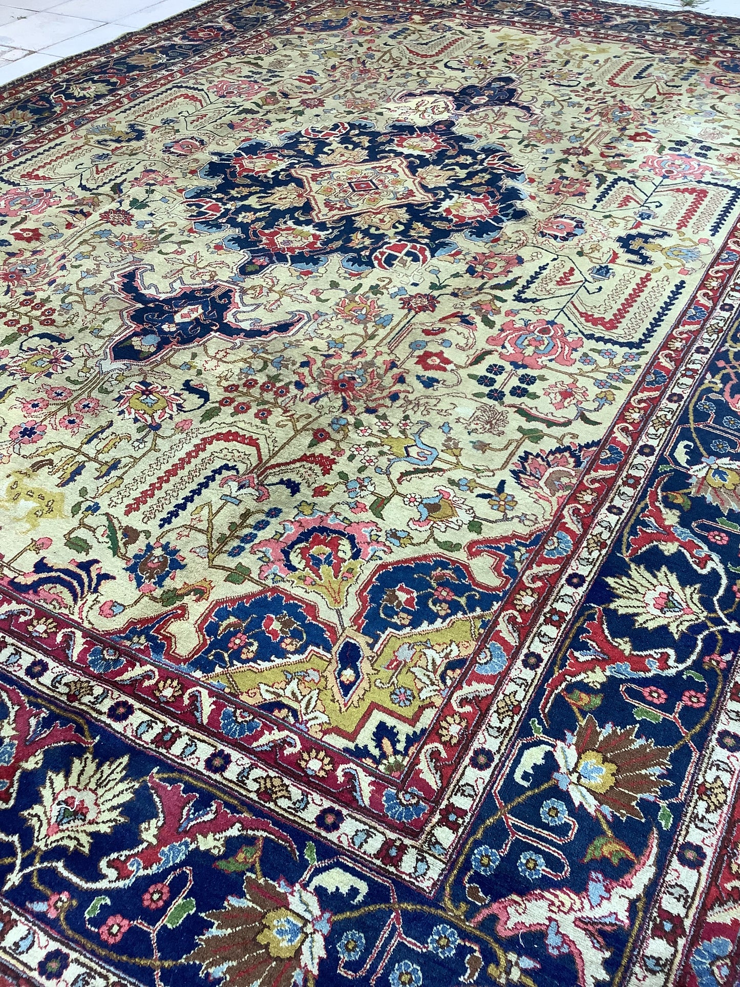 TABRIZ ANTIQUE HERIZ