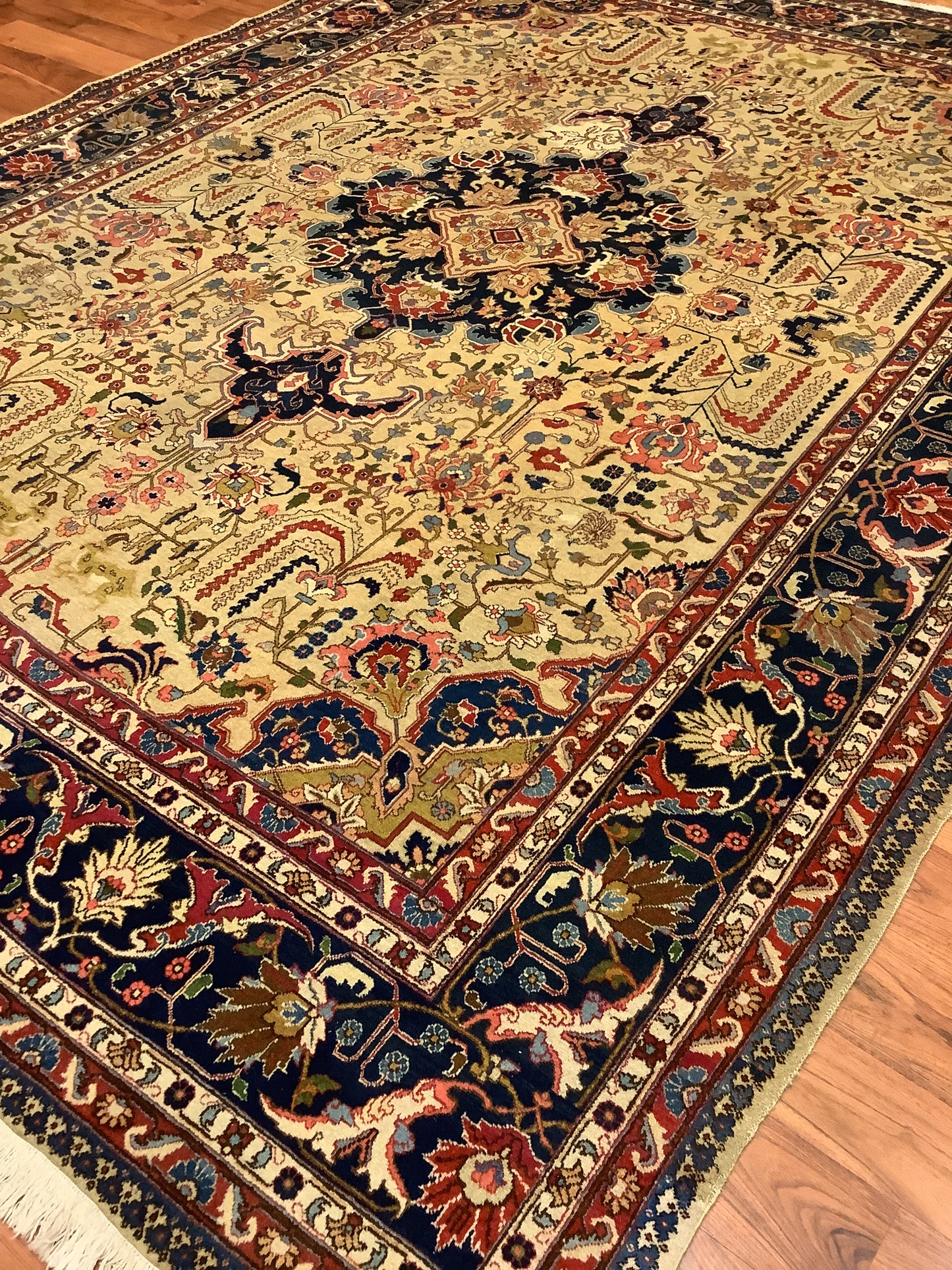 TABRIZ ANTIQUE HERIZ