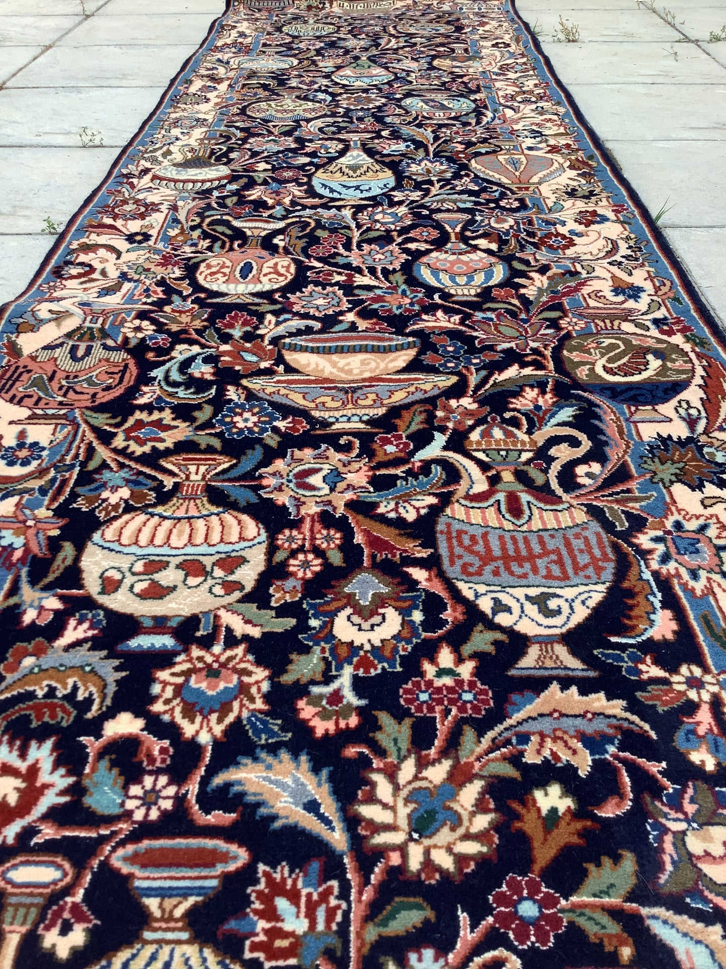 ZIRKHAKI TREASURES RUNNER