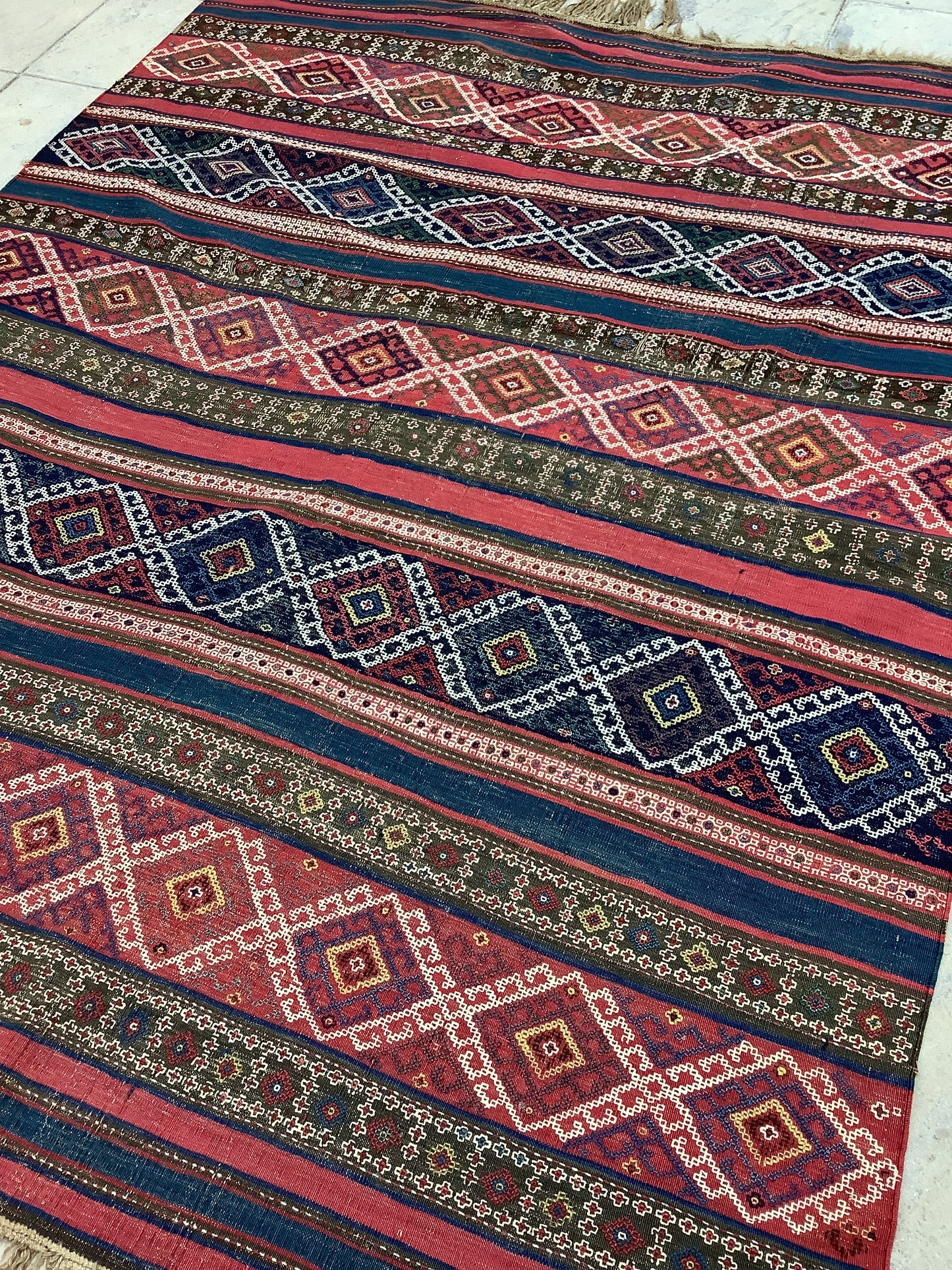 ANTIQUE CAUCASIAN VERNEH