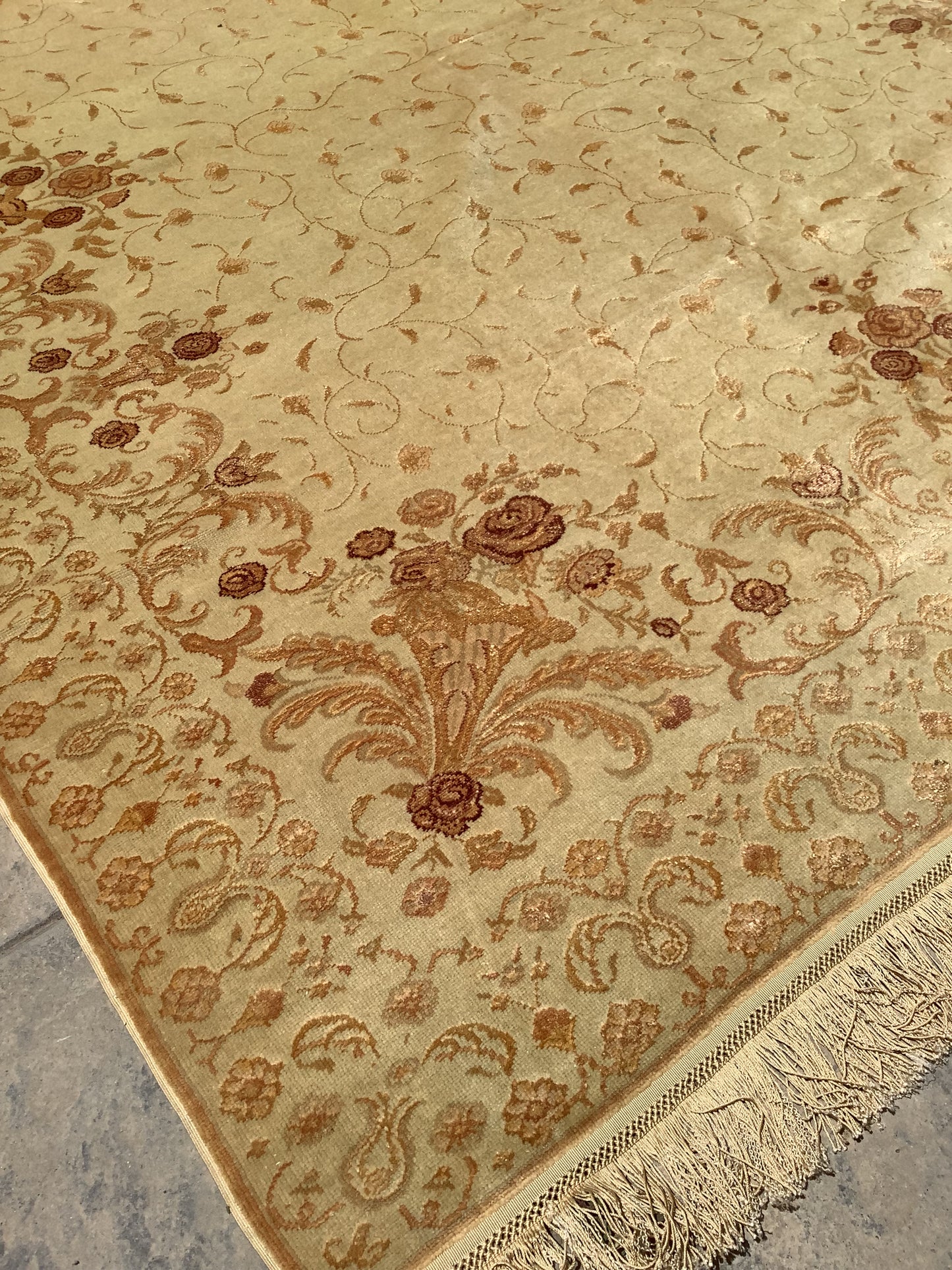 Pastel Ushak With Silk