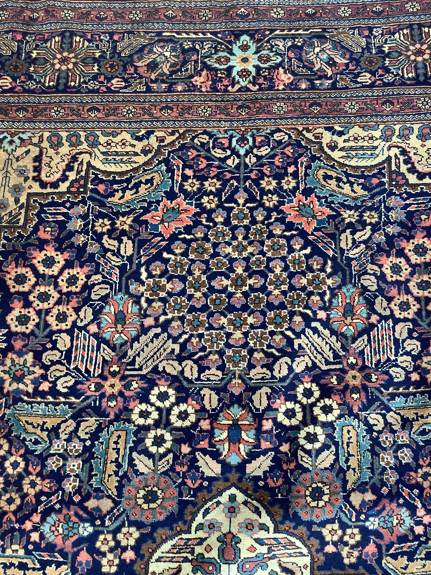 ANTIQUE MESHKABAD