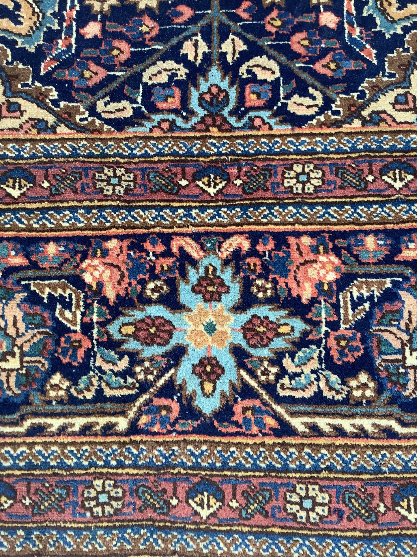 ANTIQUE MESHKABAD