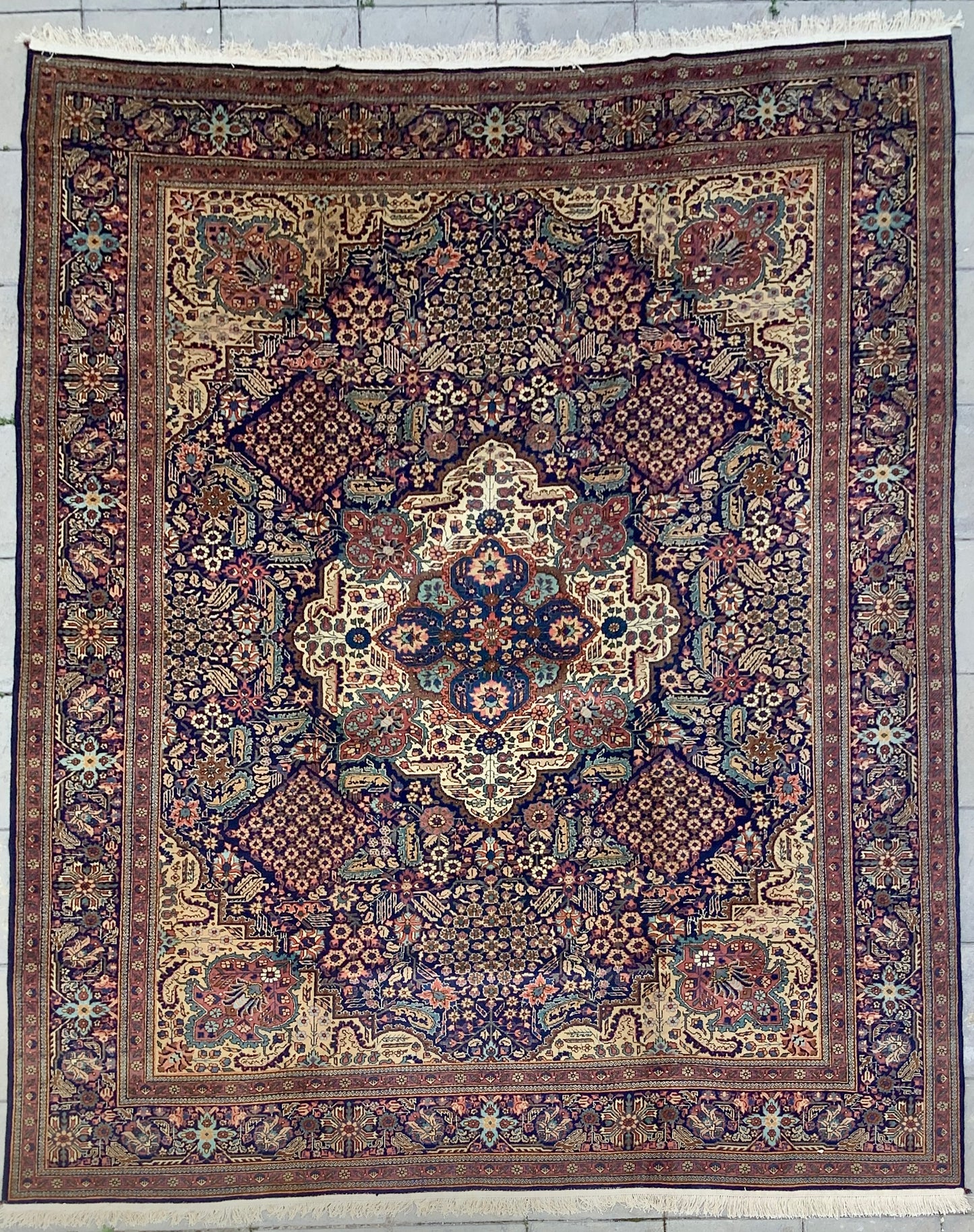 ANTIQUE MESHKABAD